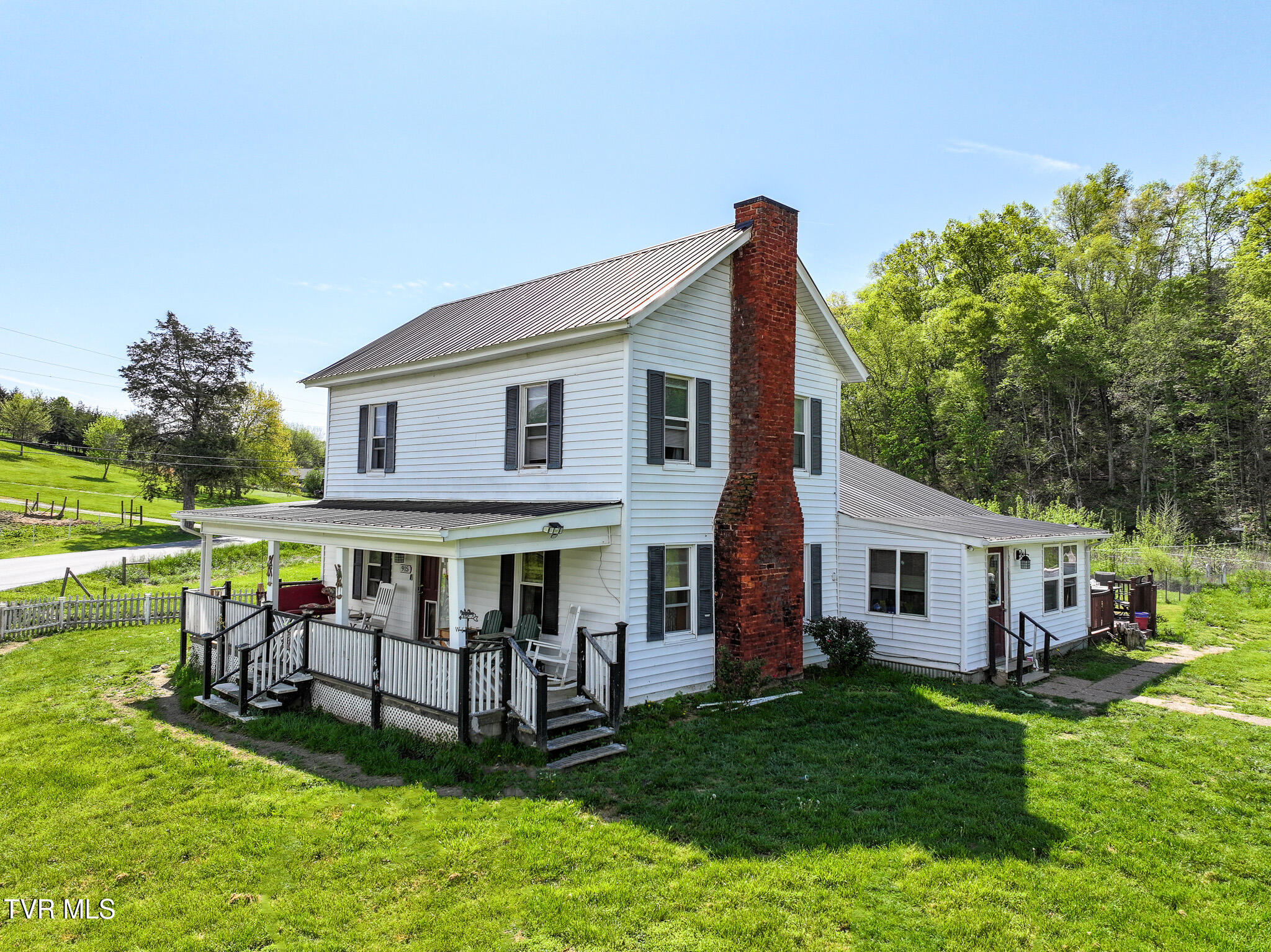 915 Ottway Rd Property Photo