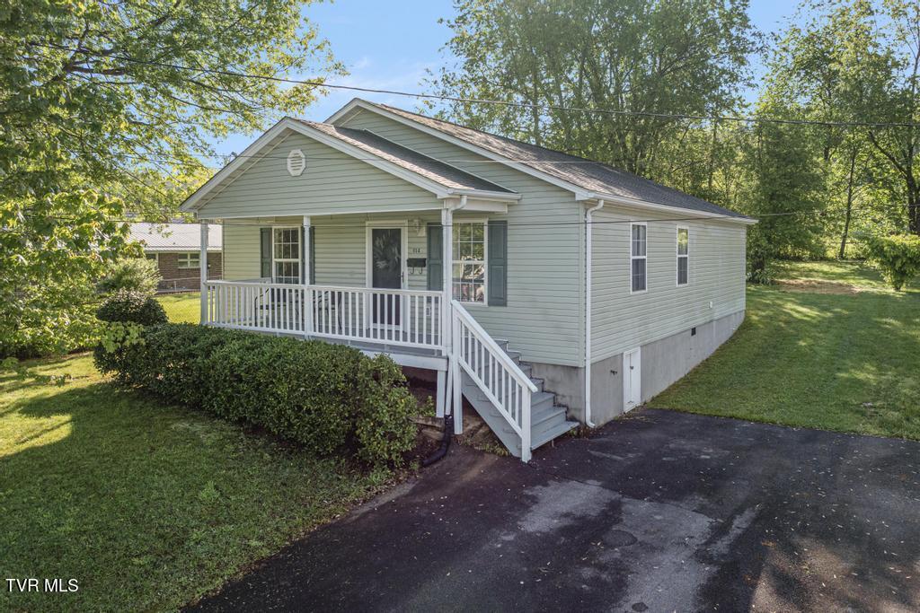 614 Spruce Street Property Photo