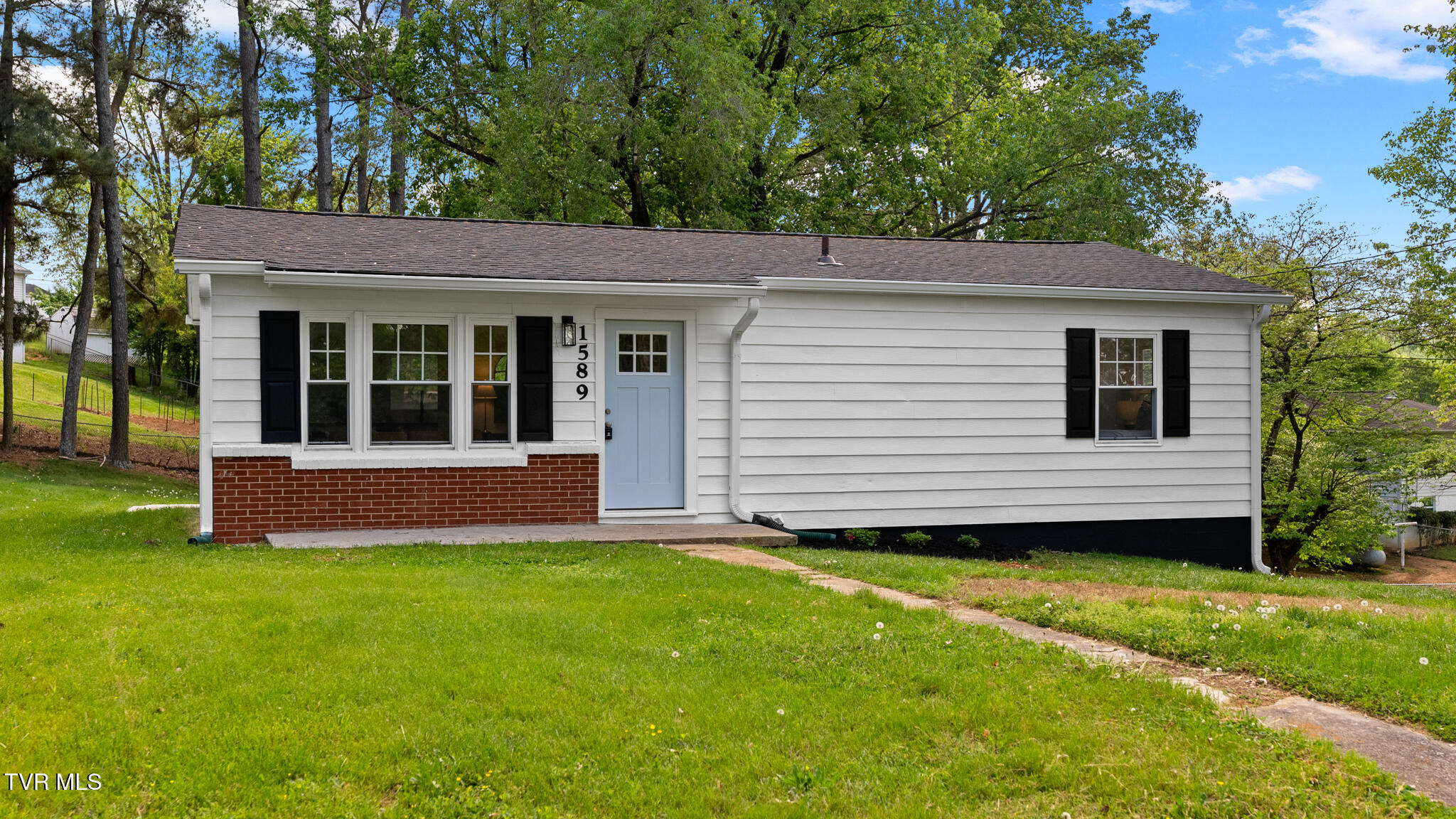 1589 Stetzer Circle Property Photo