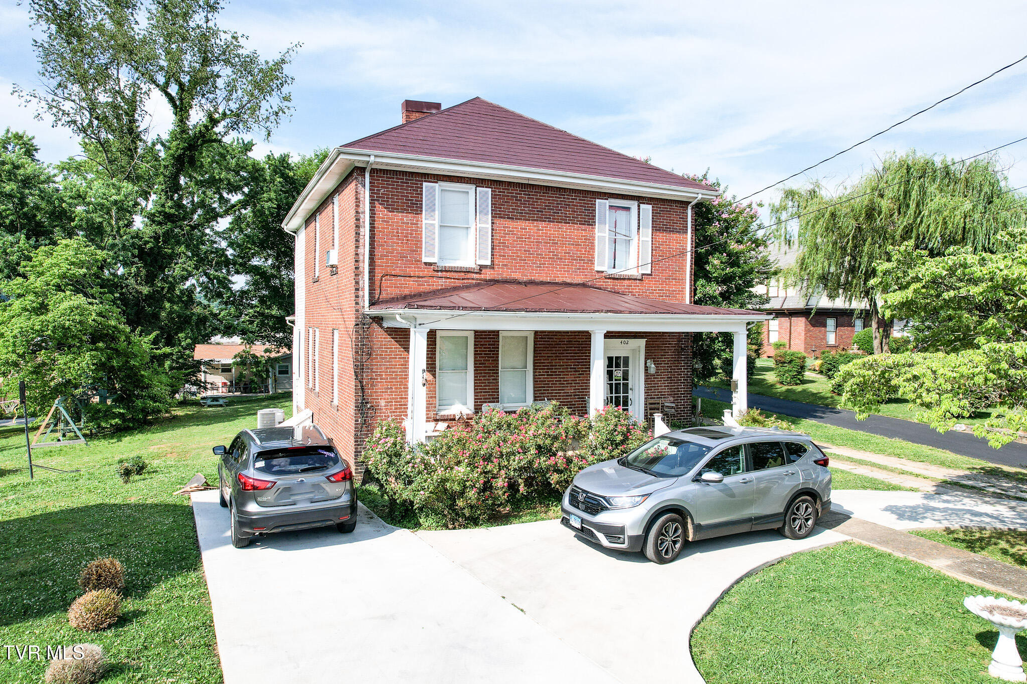 402 West Irish Street Property Photo