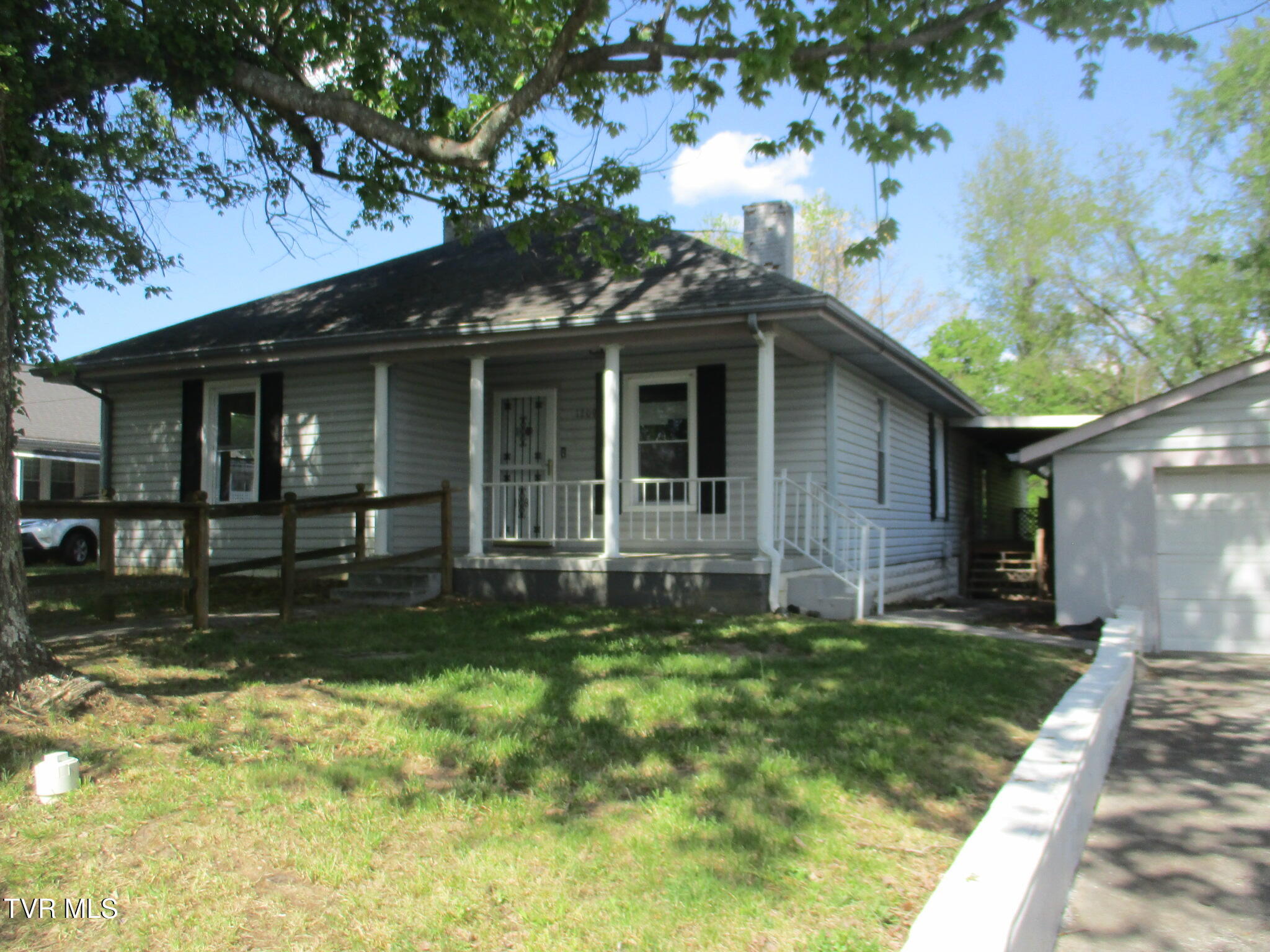 1209 Golf Street Property Photo 1