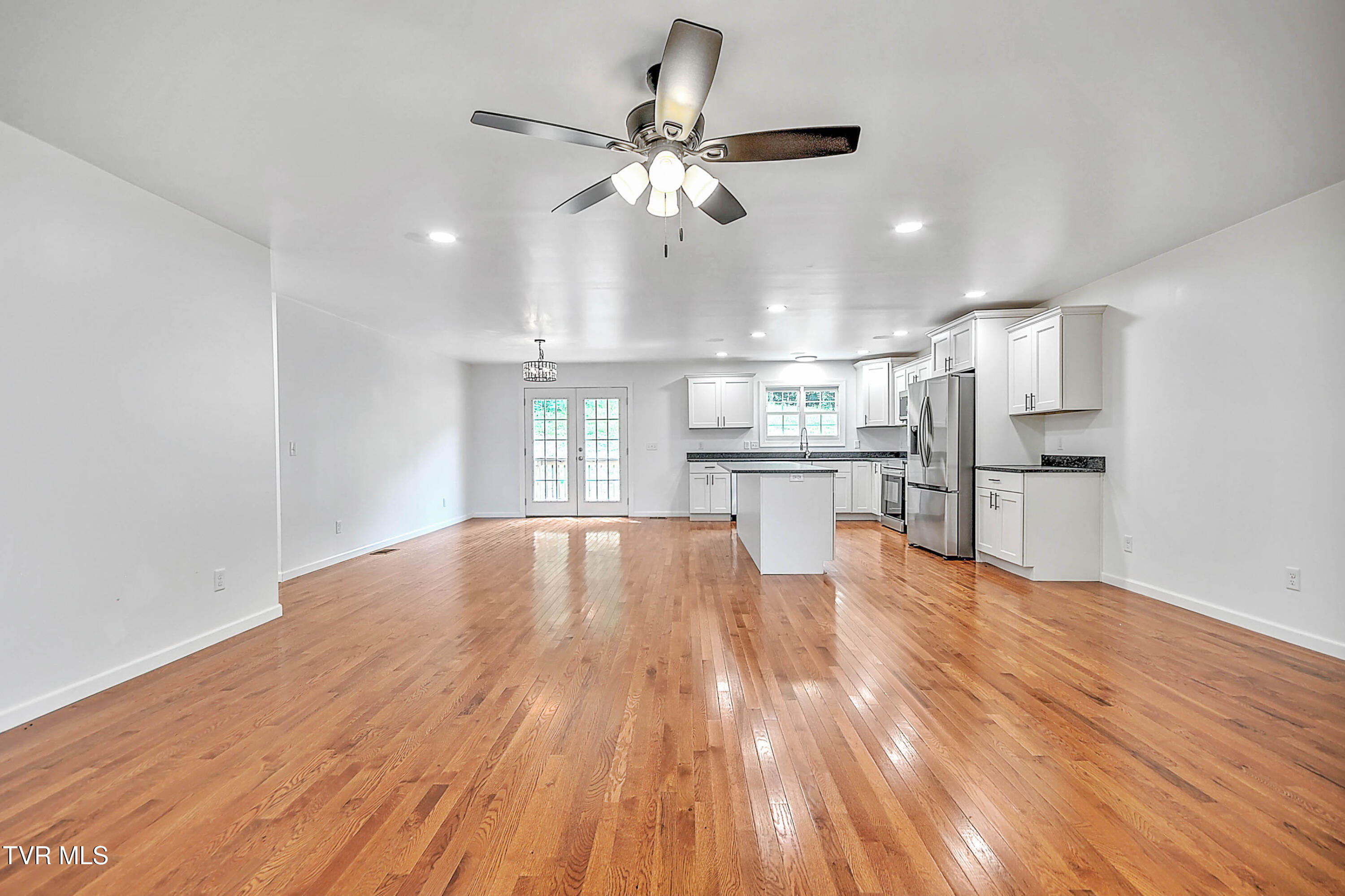 476 Norris Rd ( Bridle Path) Road Property Photo 7