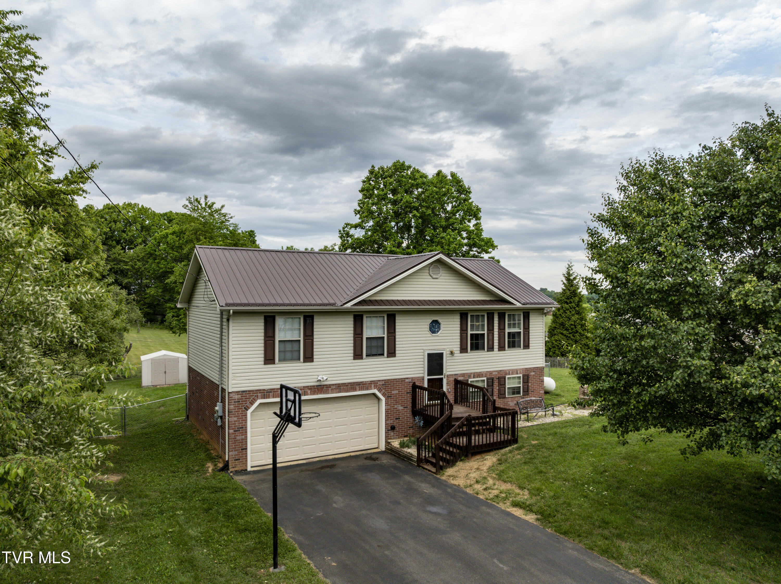 115 Maple Ridge Drive Property Photo