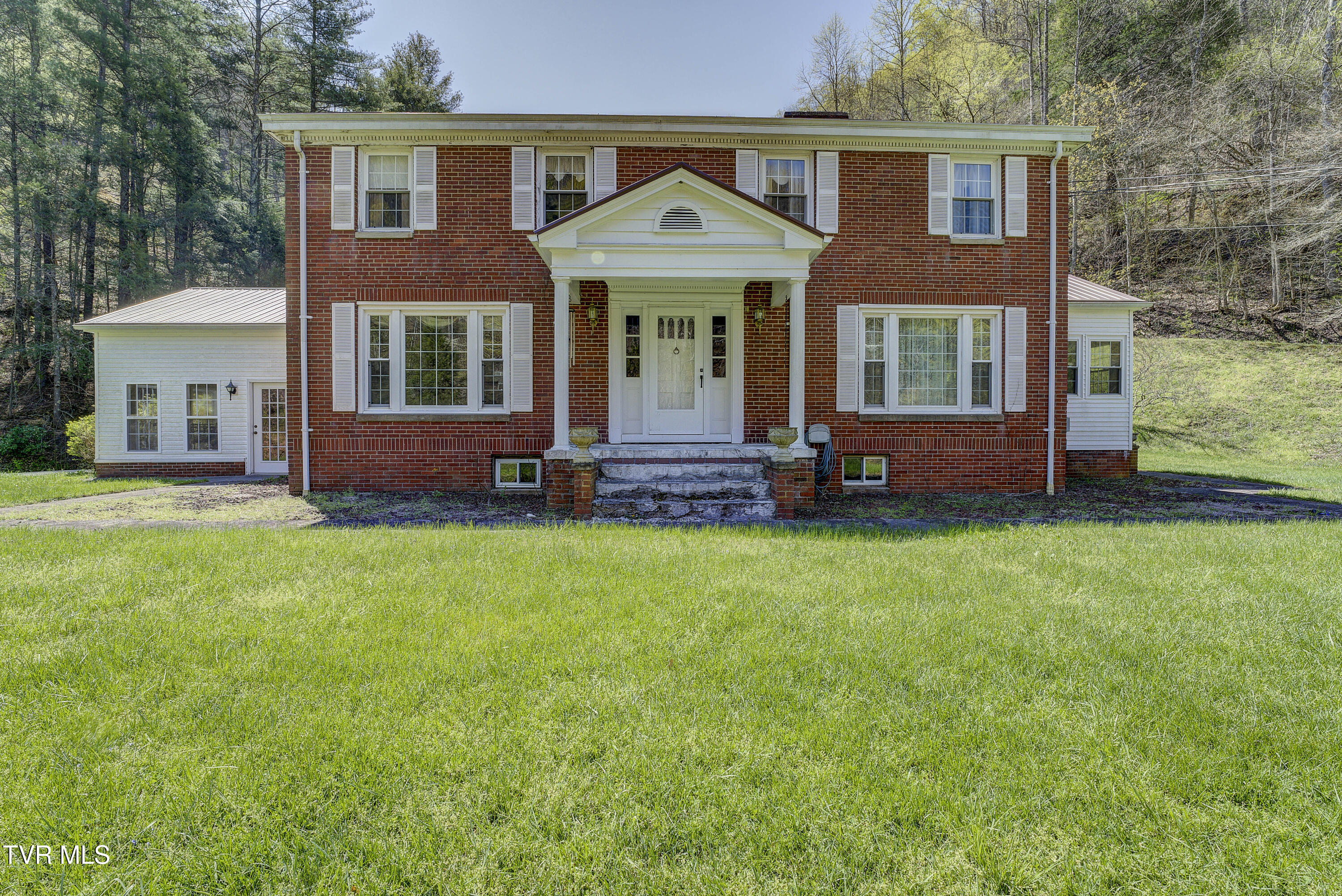 1290 Mott Branch Road Property Photo