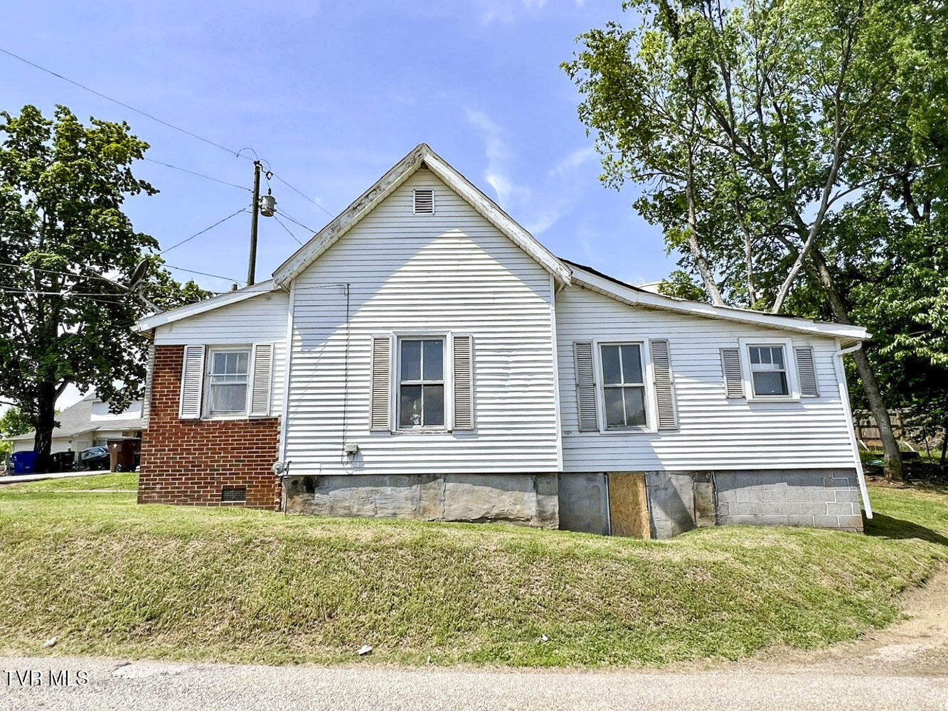 1918 Williams Avenue Property Photo 3
