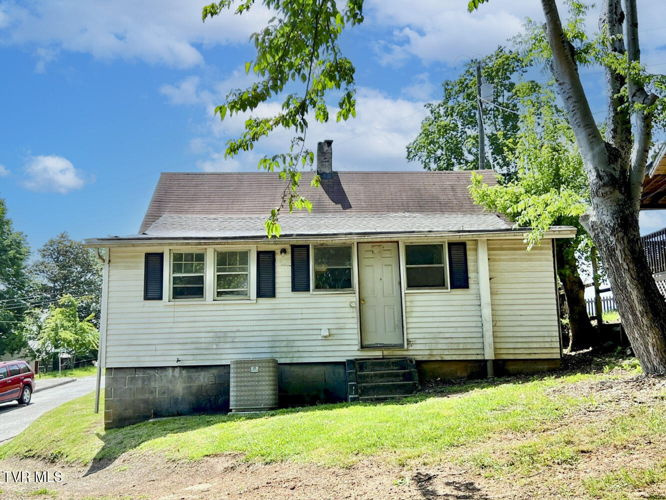 1918 Williams Avenue Property Photo 5