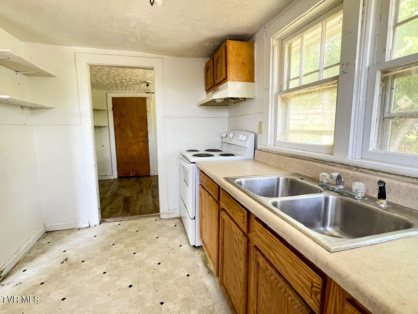 1918 Williams Avenue Property Photo 21