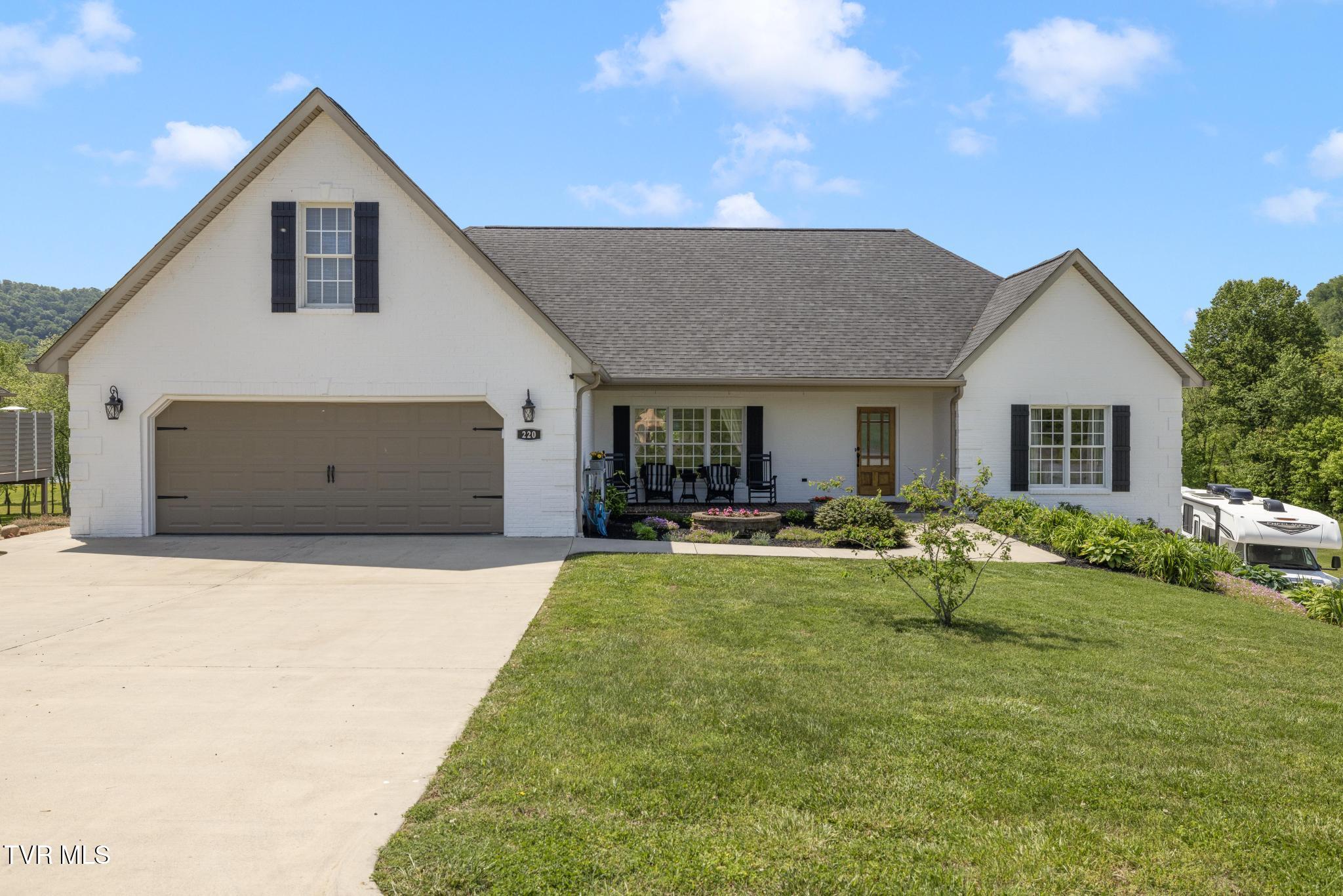 220 Misty View Circle Property Photo