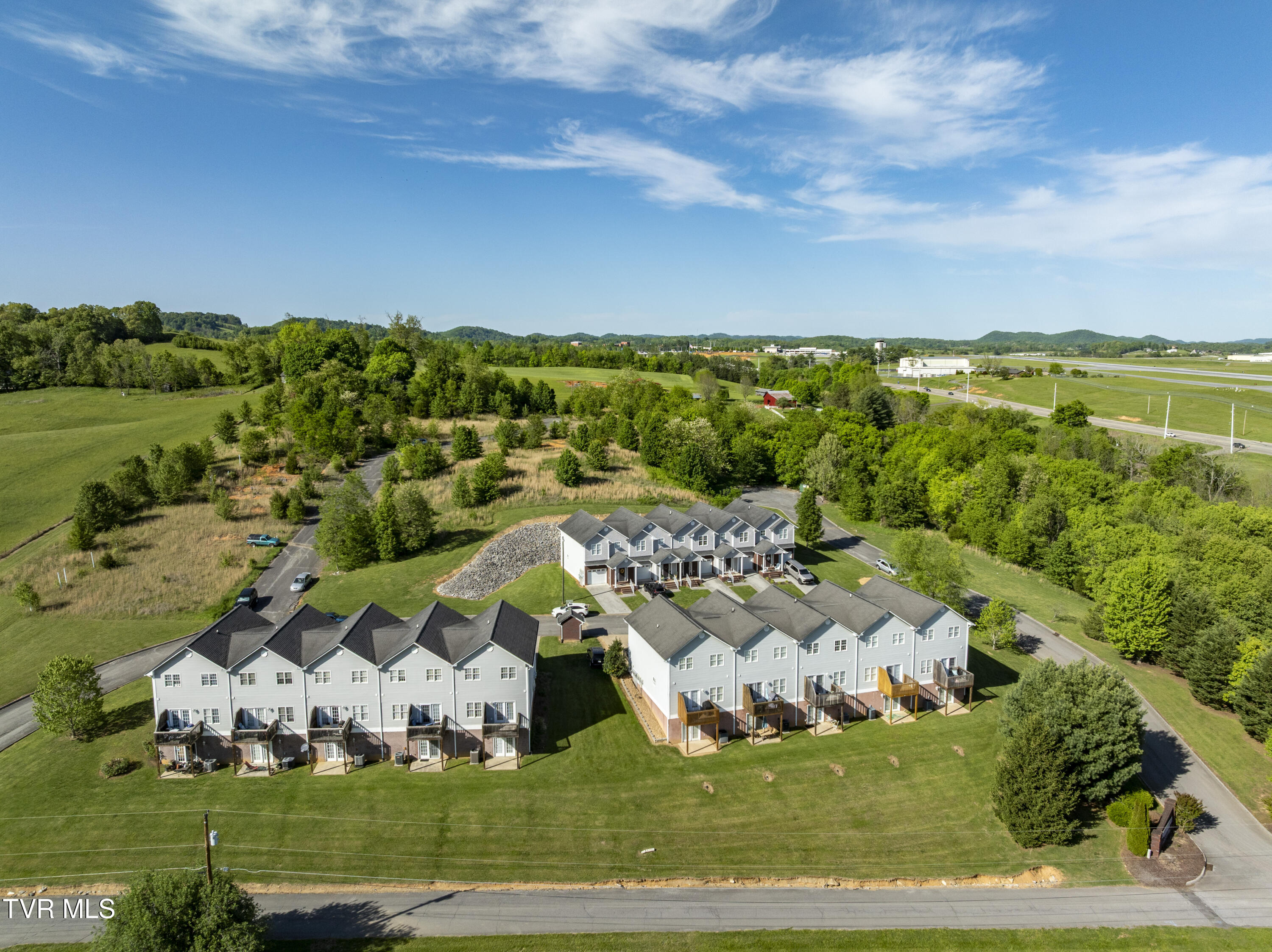 200 Deck Lane Property Photo