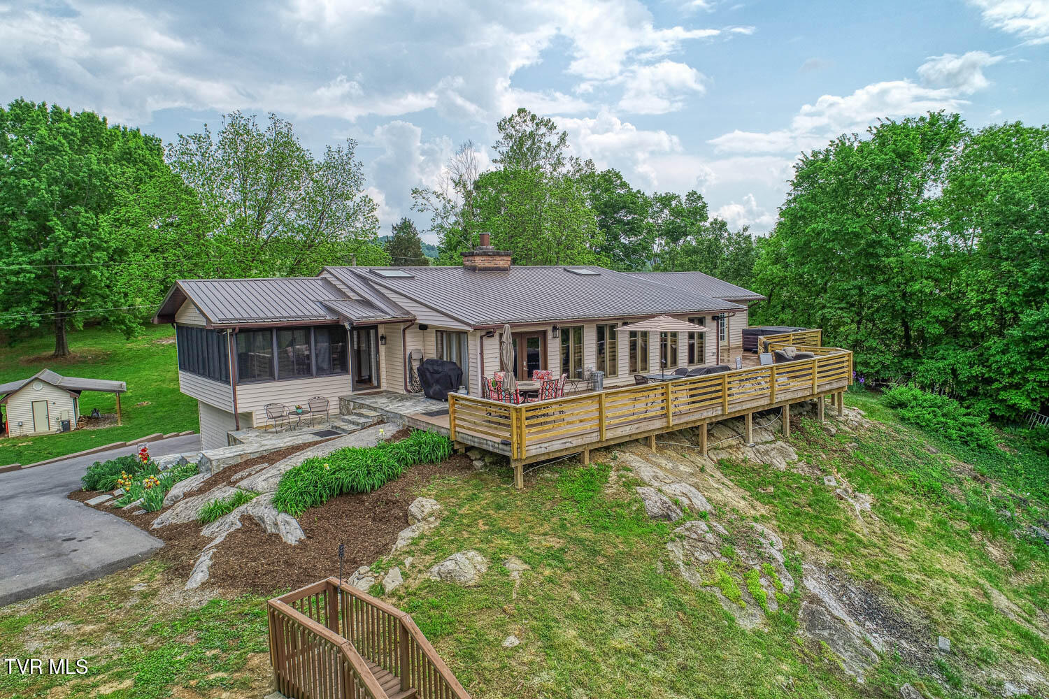 412 Crussell Road Property Photo
