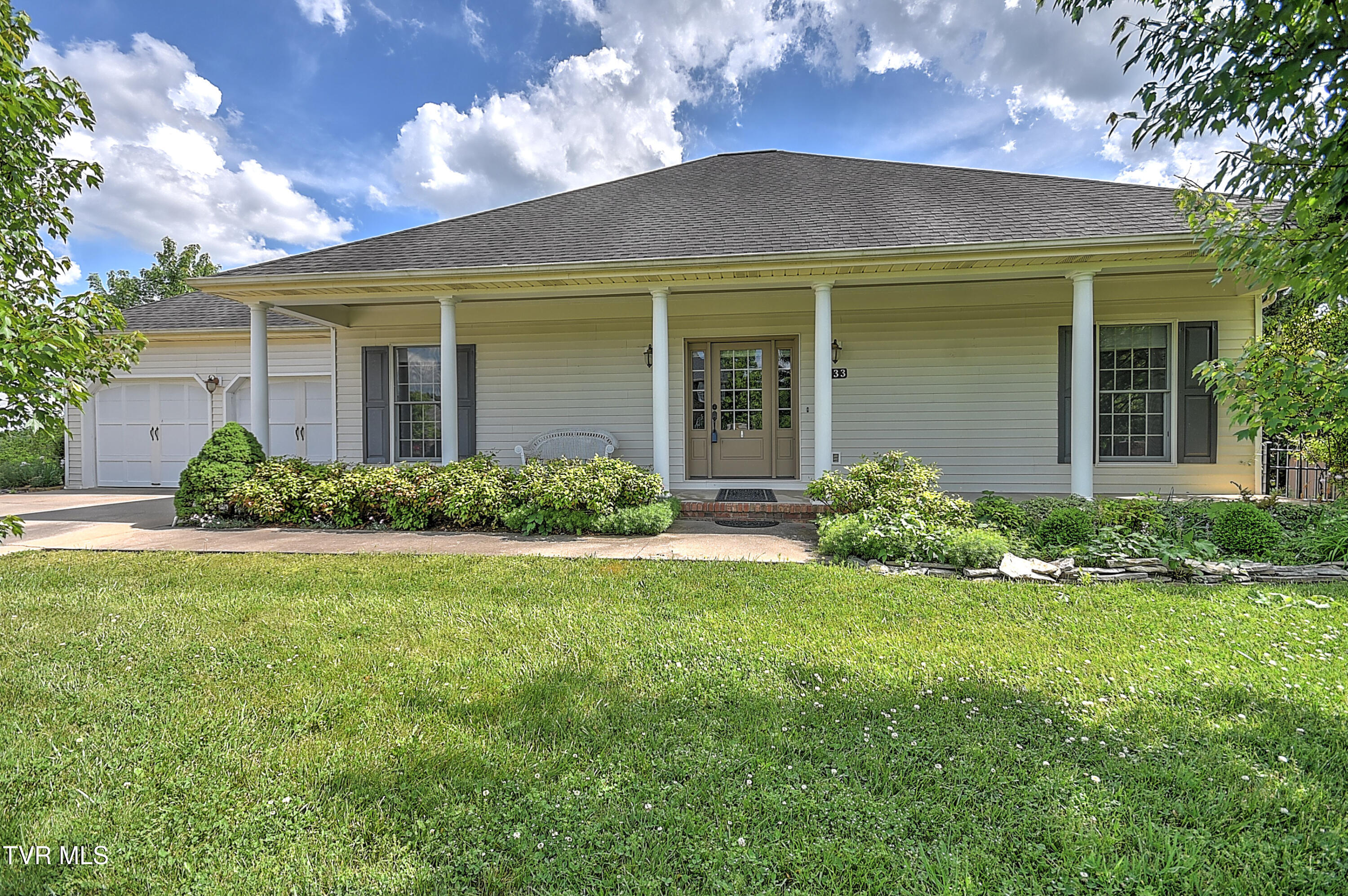 2533 Rivermont Circle Property Photo