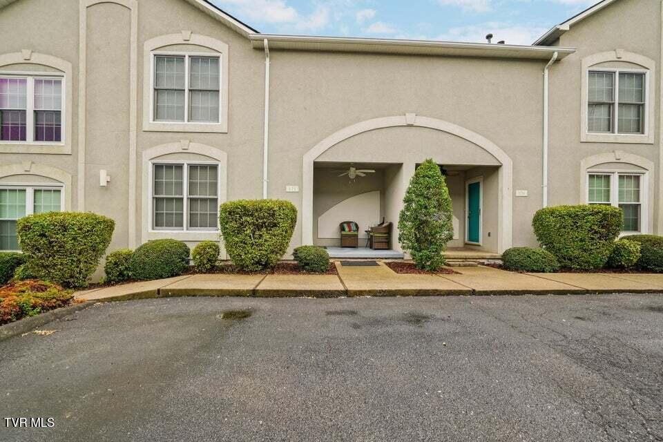 171 Bentley Parc Property Photo