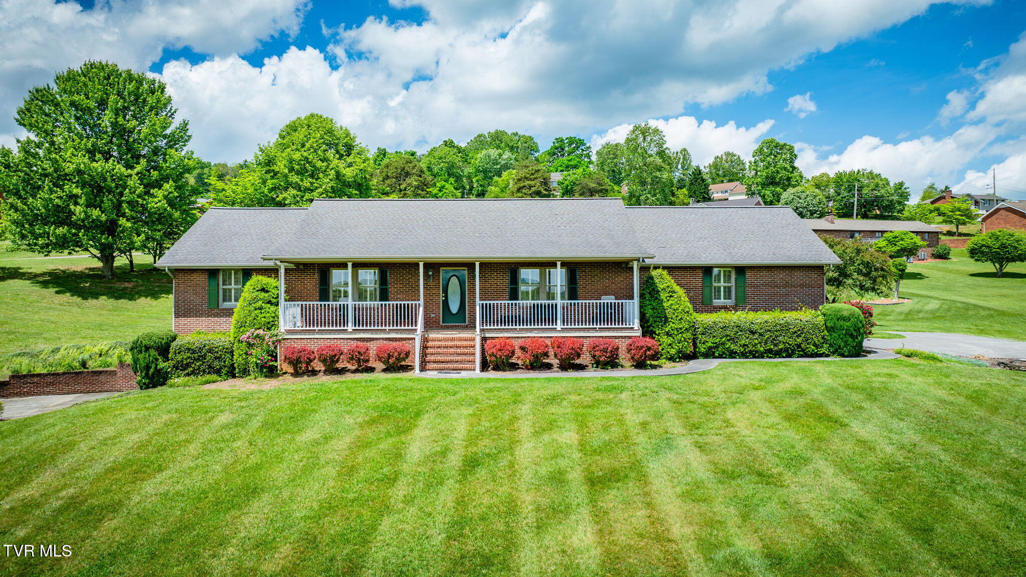 2114 Bloomingdale Road Property Photo