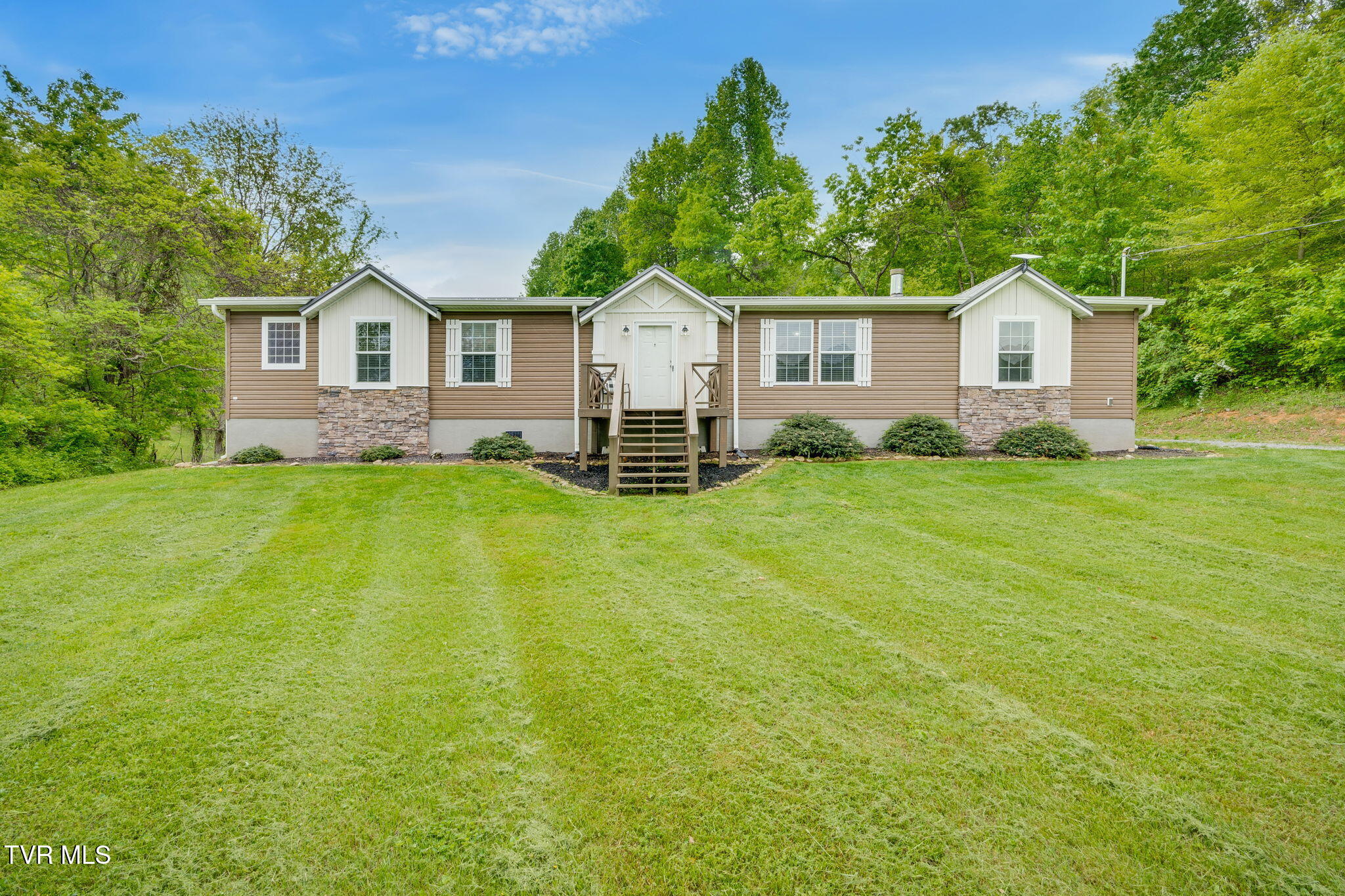 474 Thornburg Road Property Photo