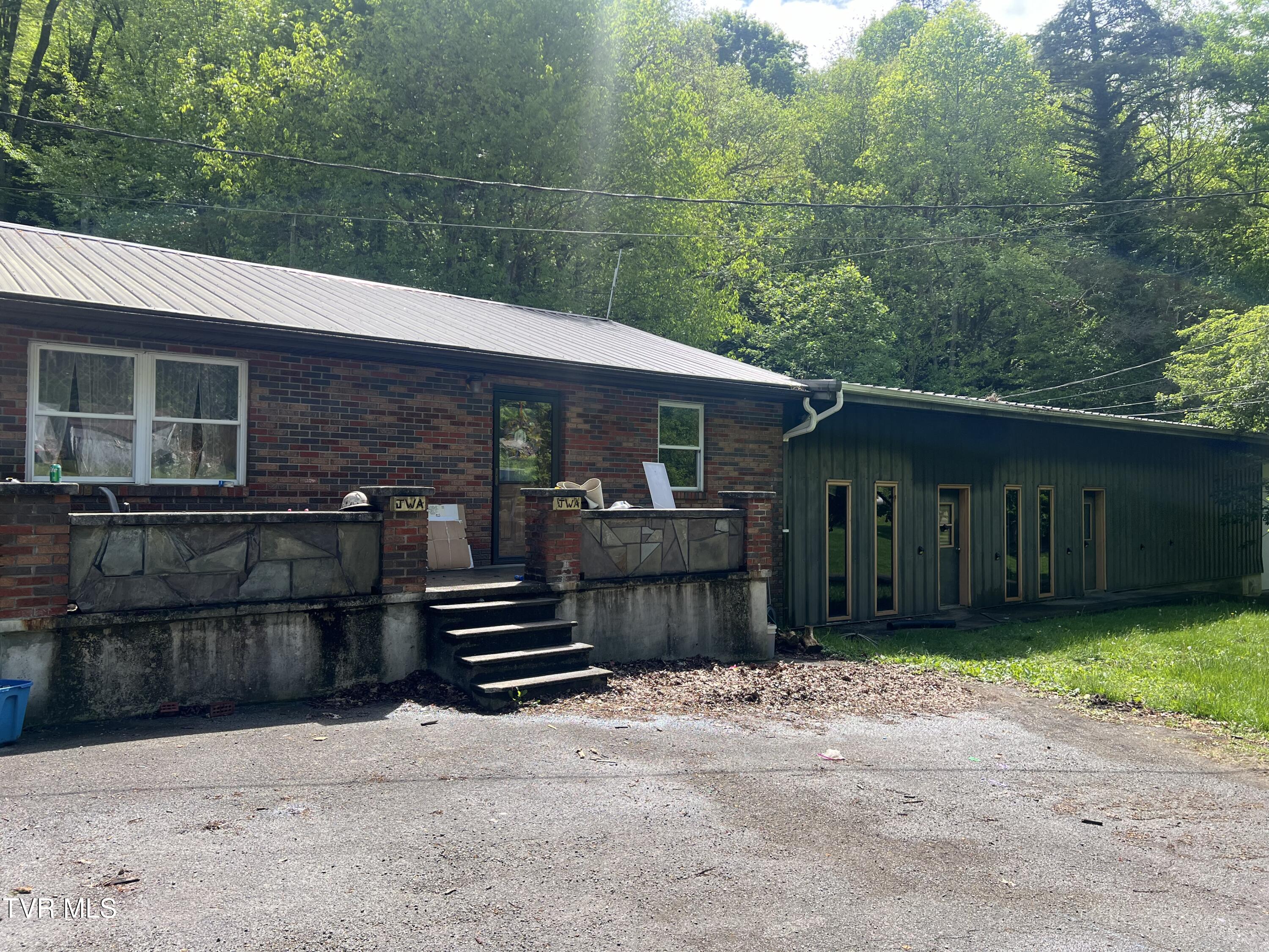6430 Hoot Owl Hollow Road Property Photo 1
