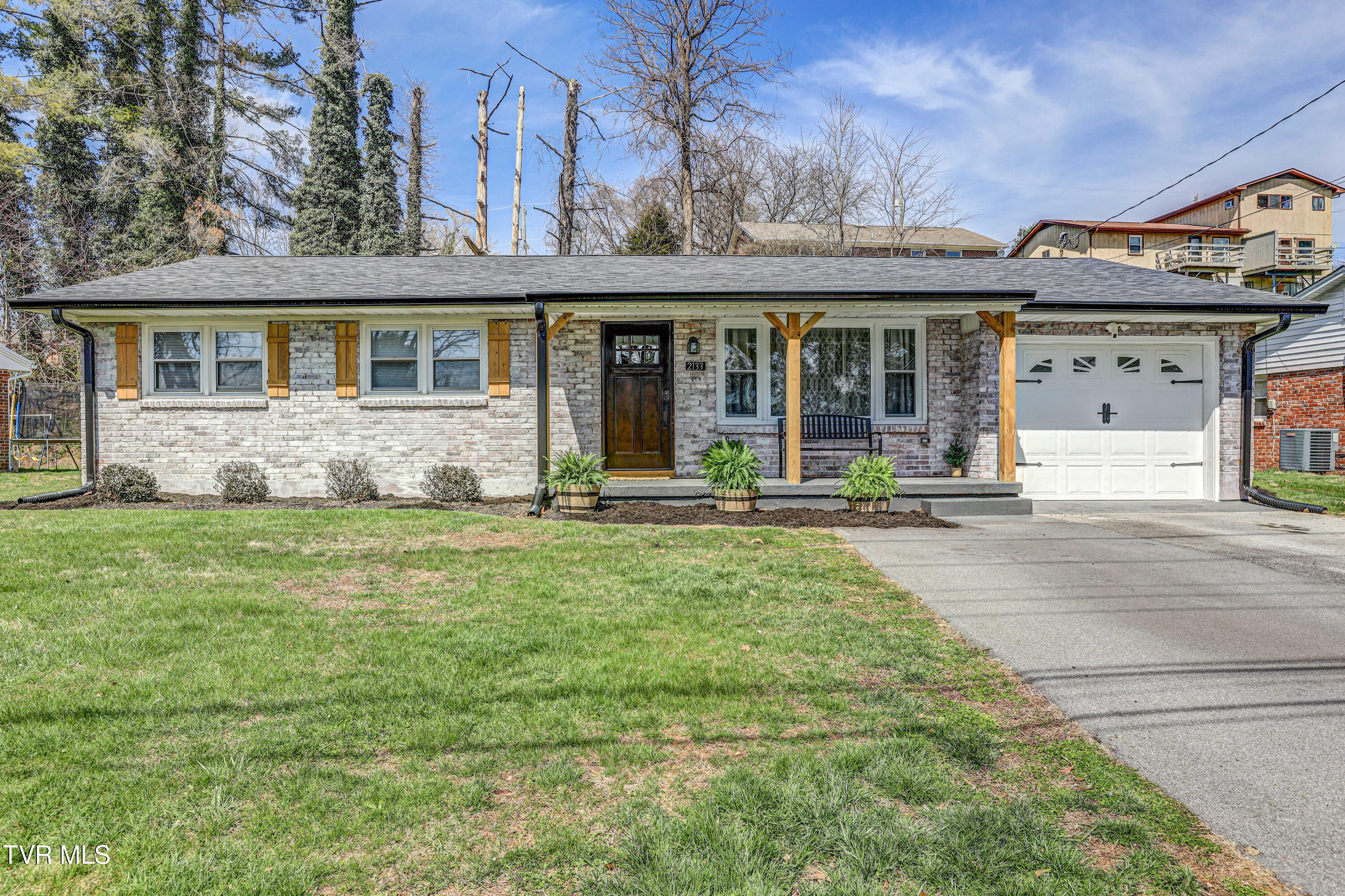 2133 Veda Drive Property Photo 1
