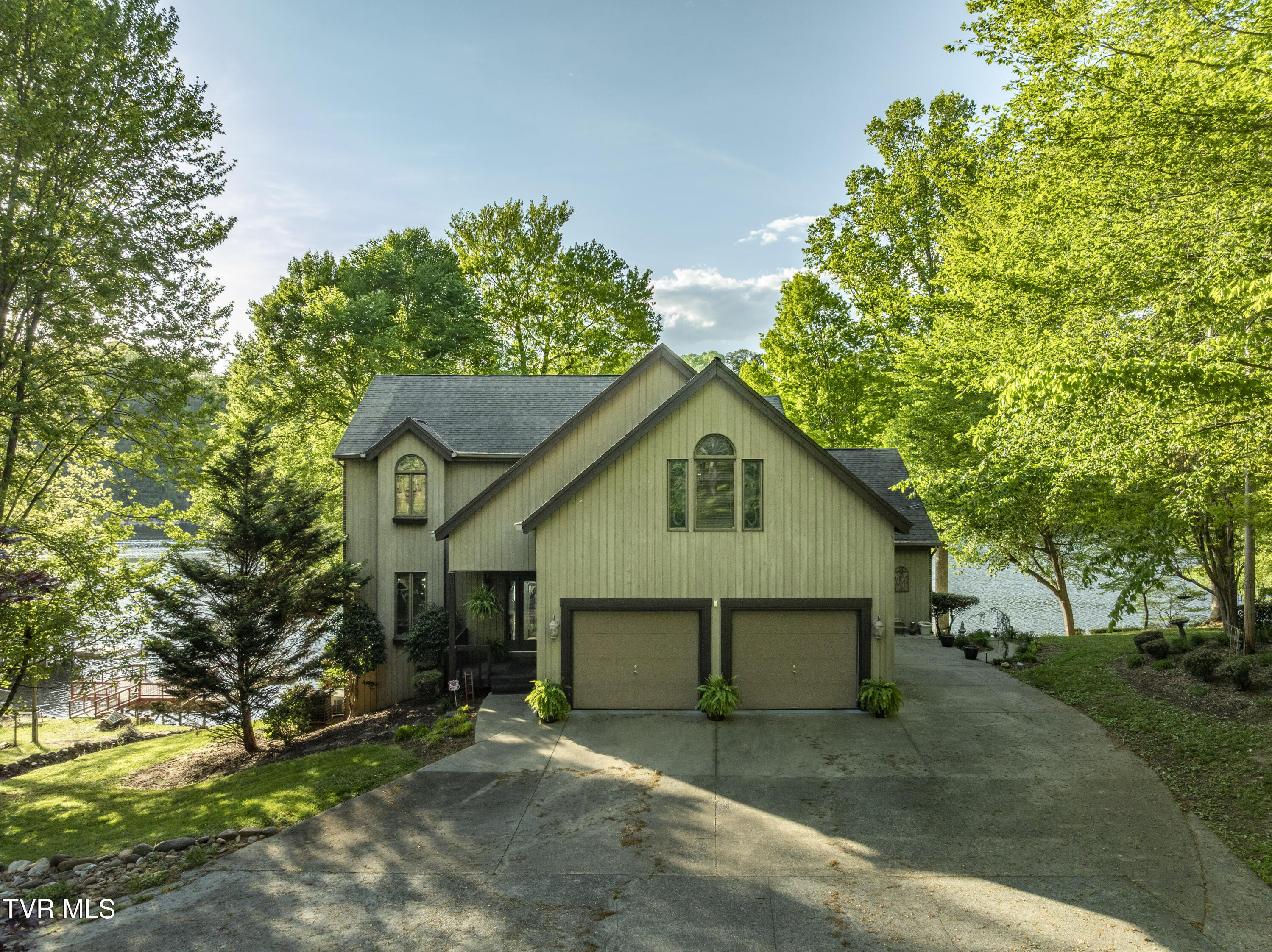 768 Lake Point Drive Property Photo