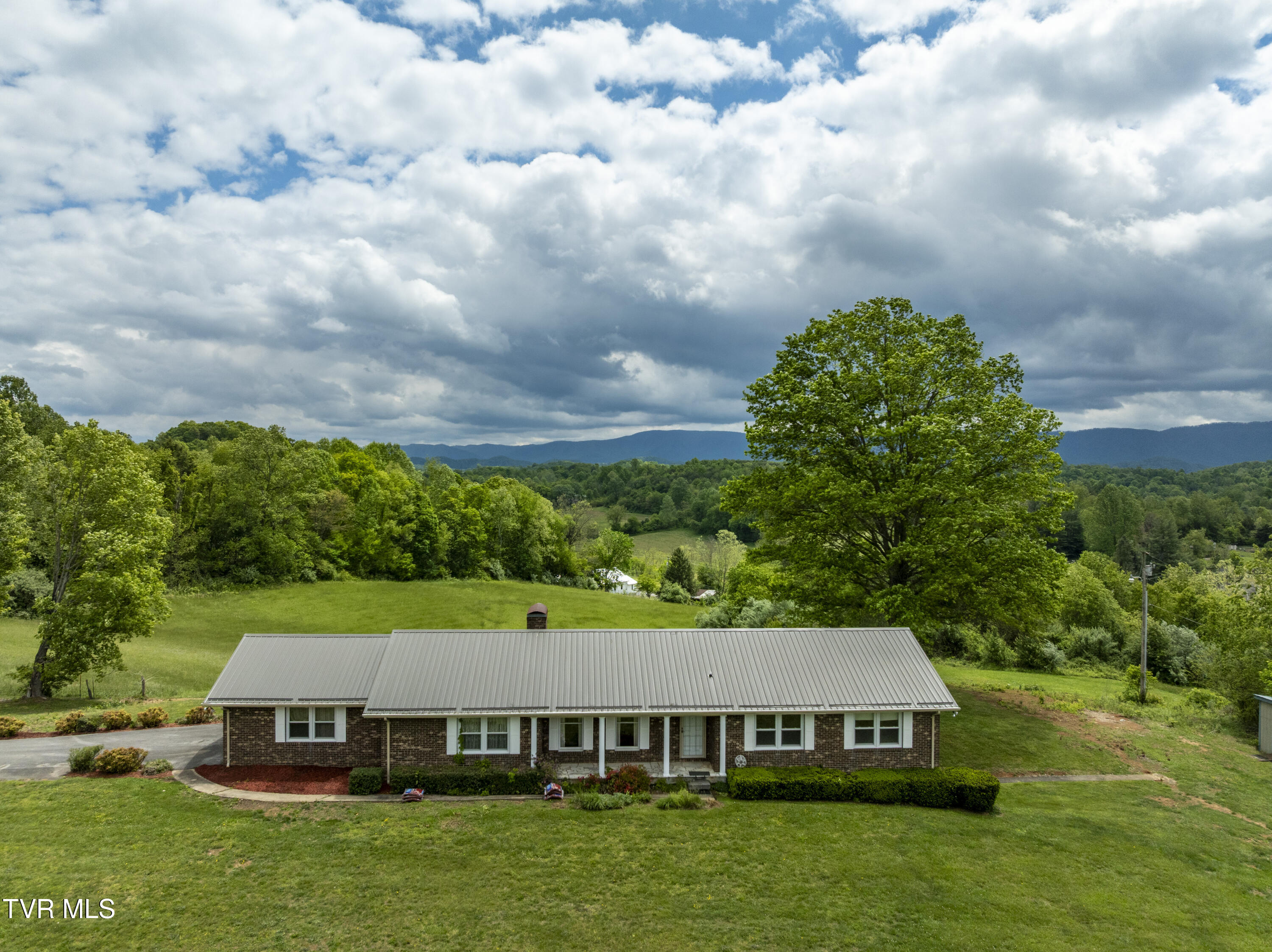 319 Hickory Tree Road Property Photo