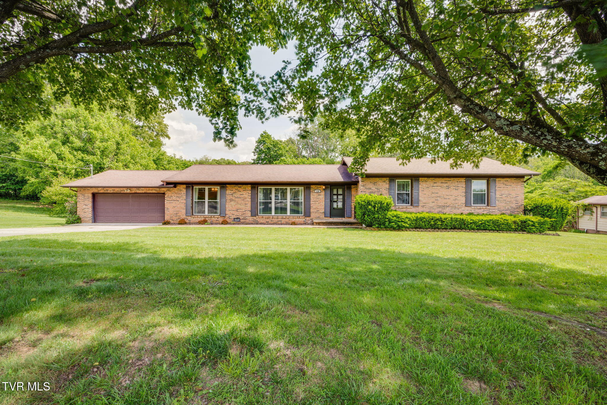 129 Pinecrest Road Property Photo