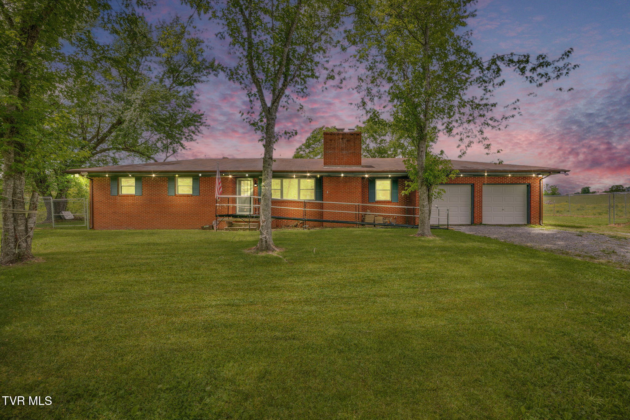 2610 Grassy Creek Road Property Photo 1