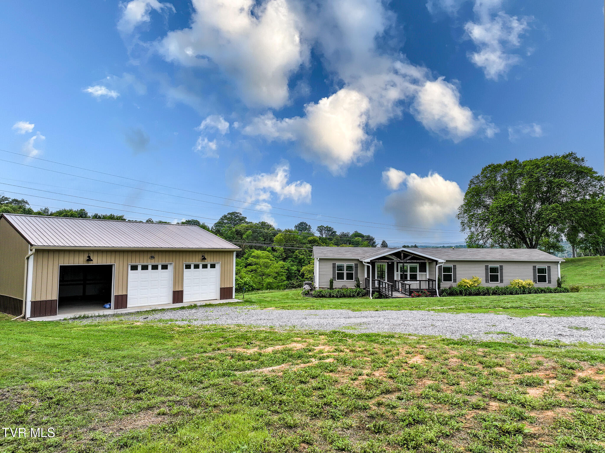 2551 Cedar Creek Rd Property Photo