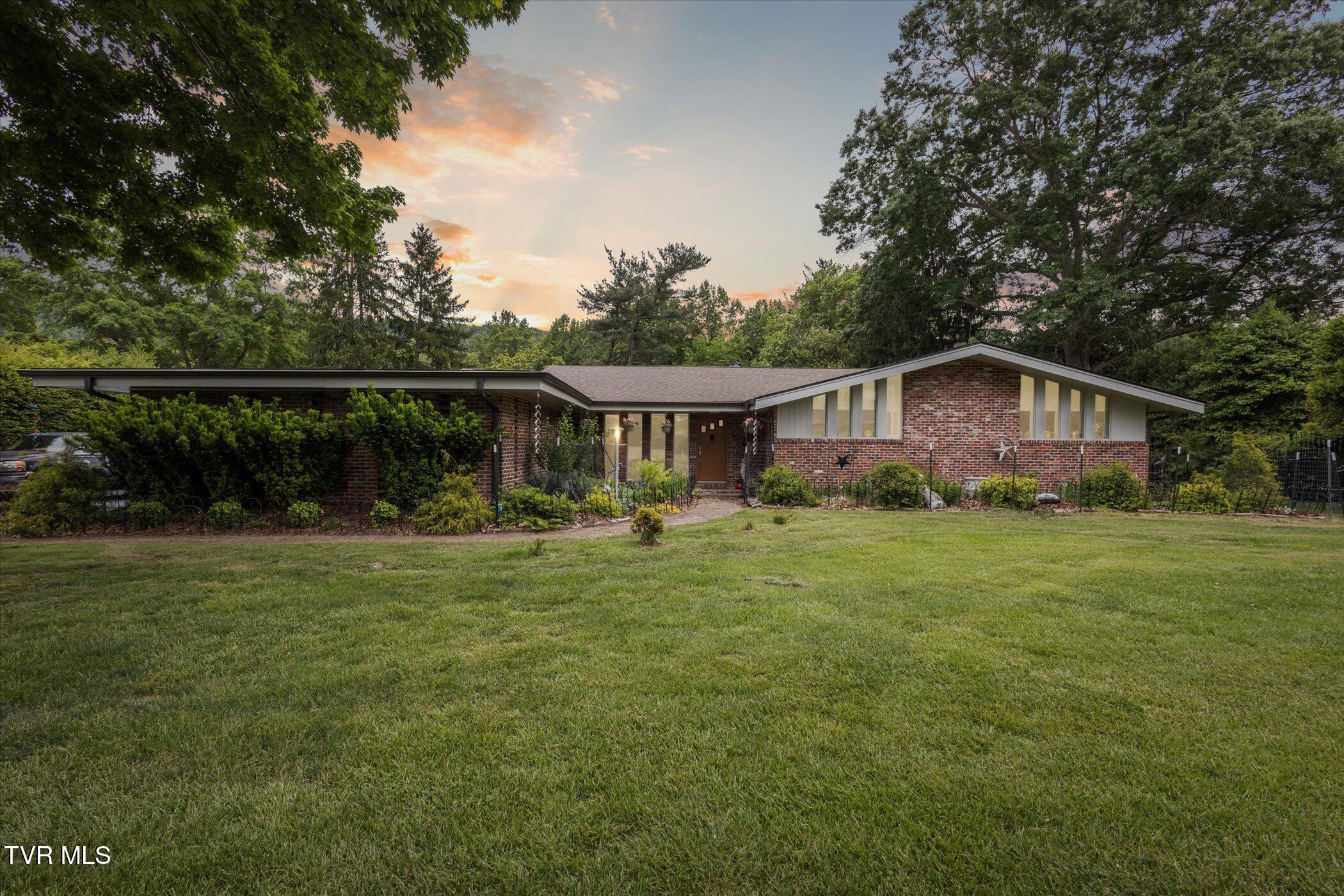 2021 Westwind Drive Property Photo