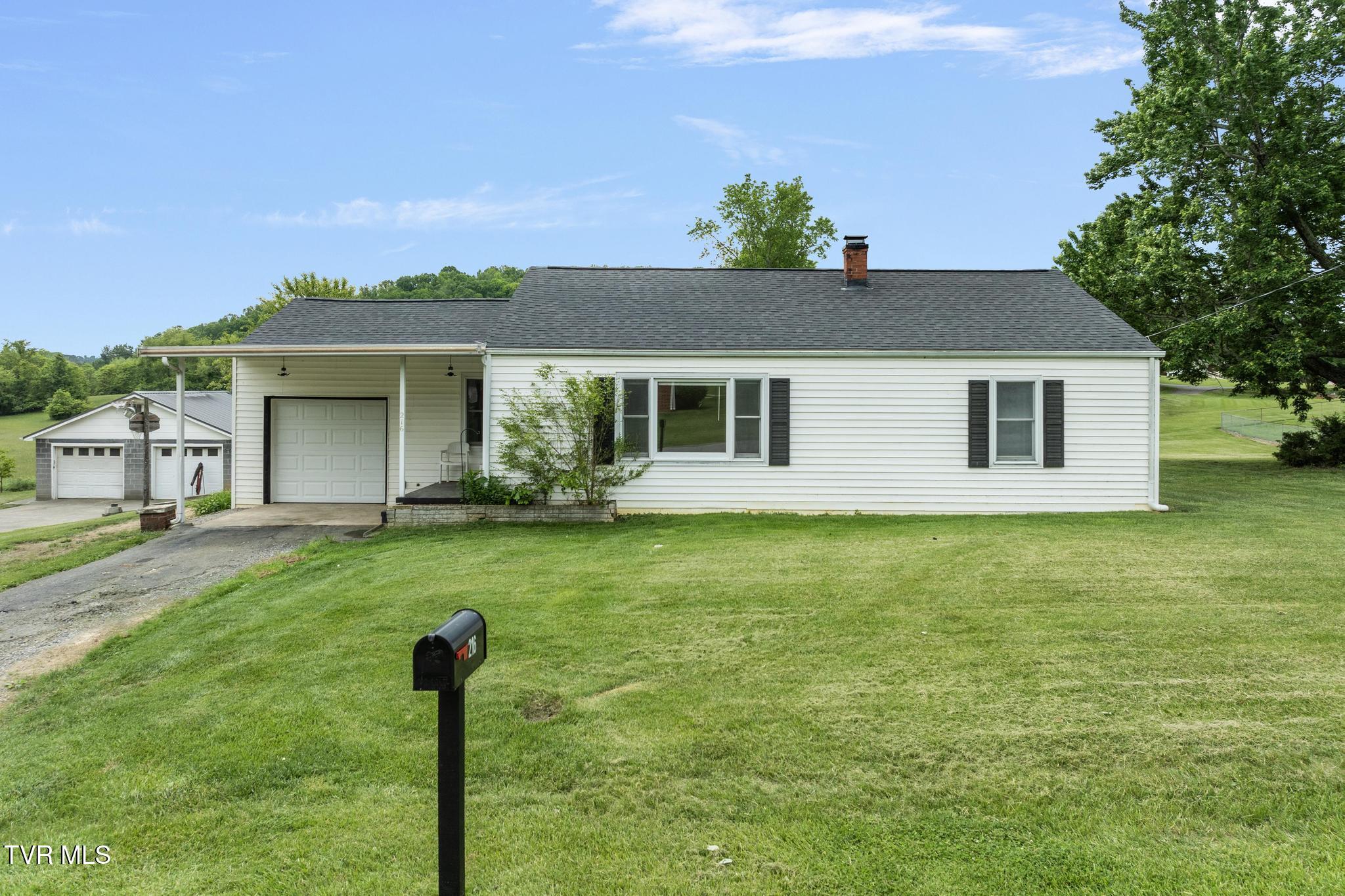 216 Sunbury Court Property Photo