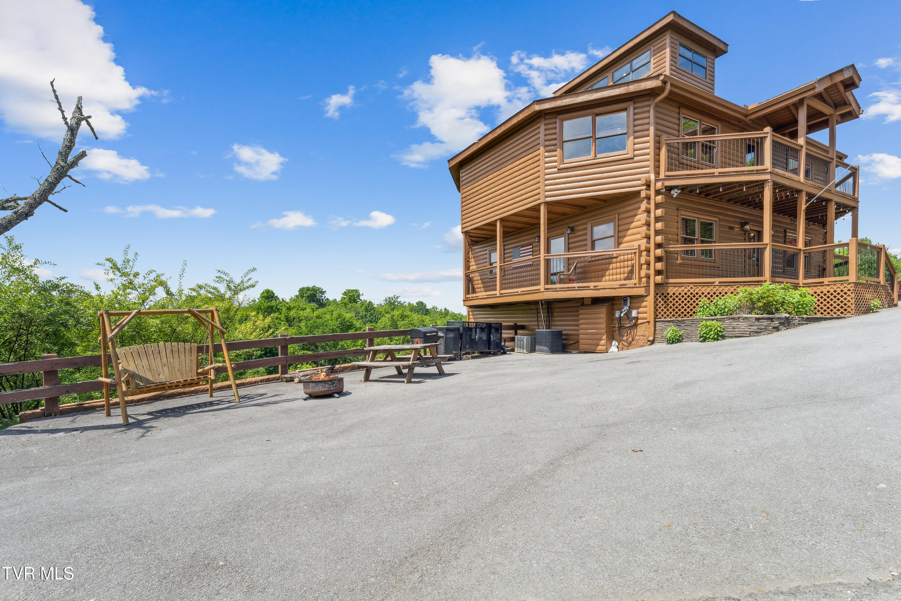 2083 Kerr Property Photo 1