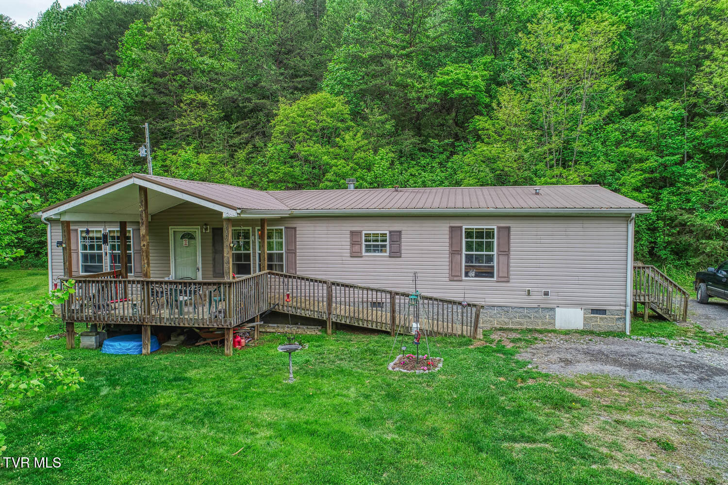 596 Devils Nose Road Property Photo