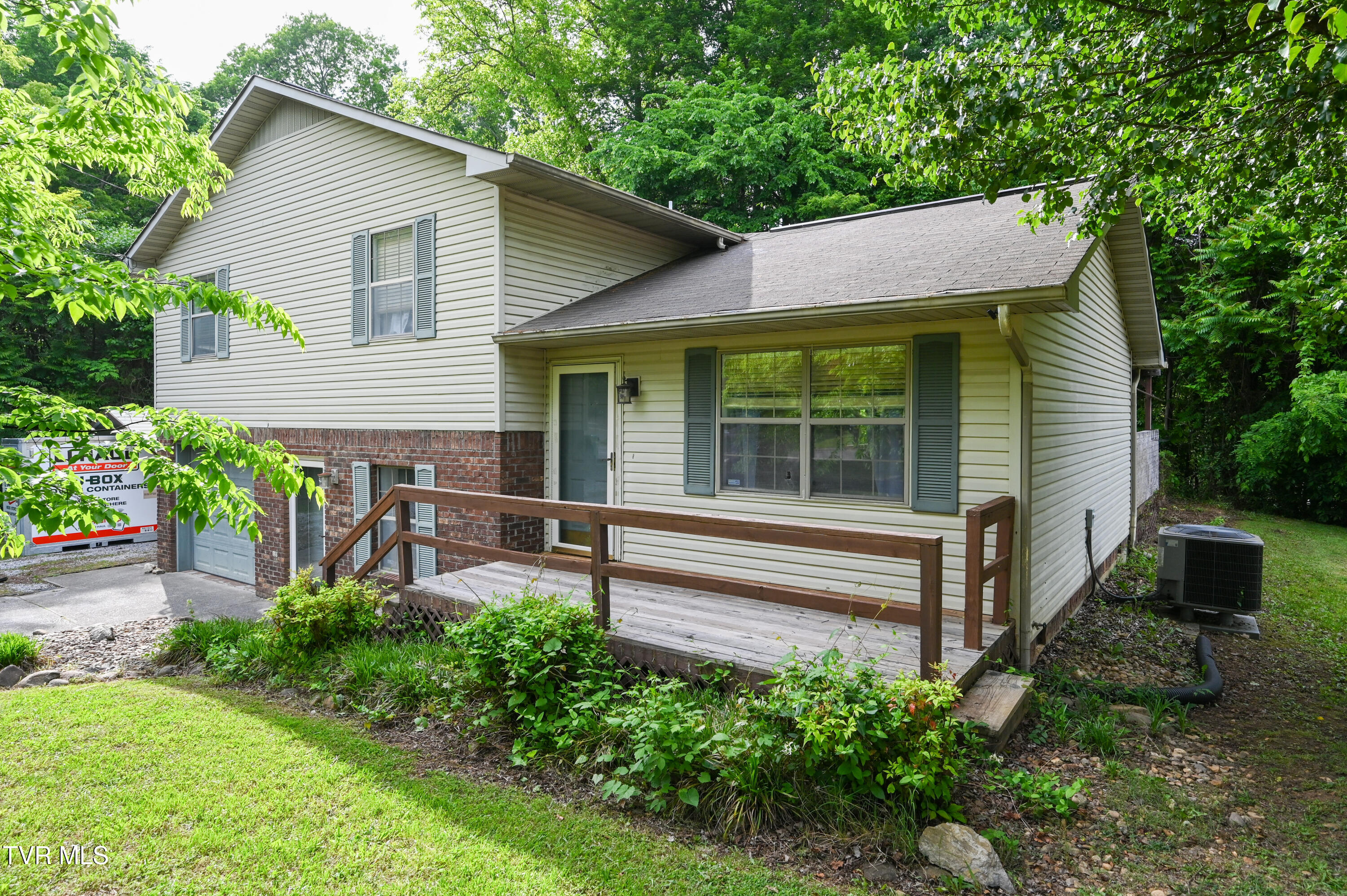 1401 Colony Circle Property Photo 1