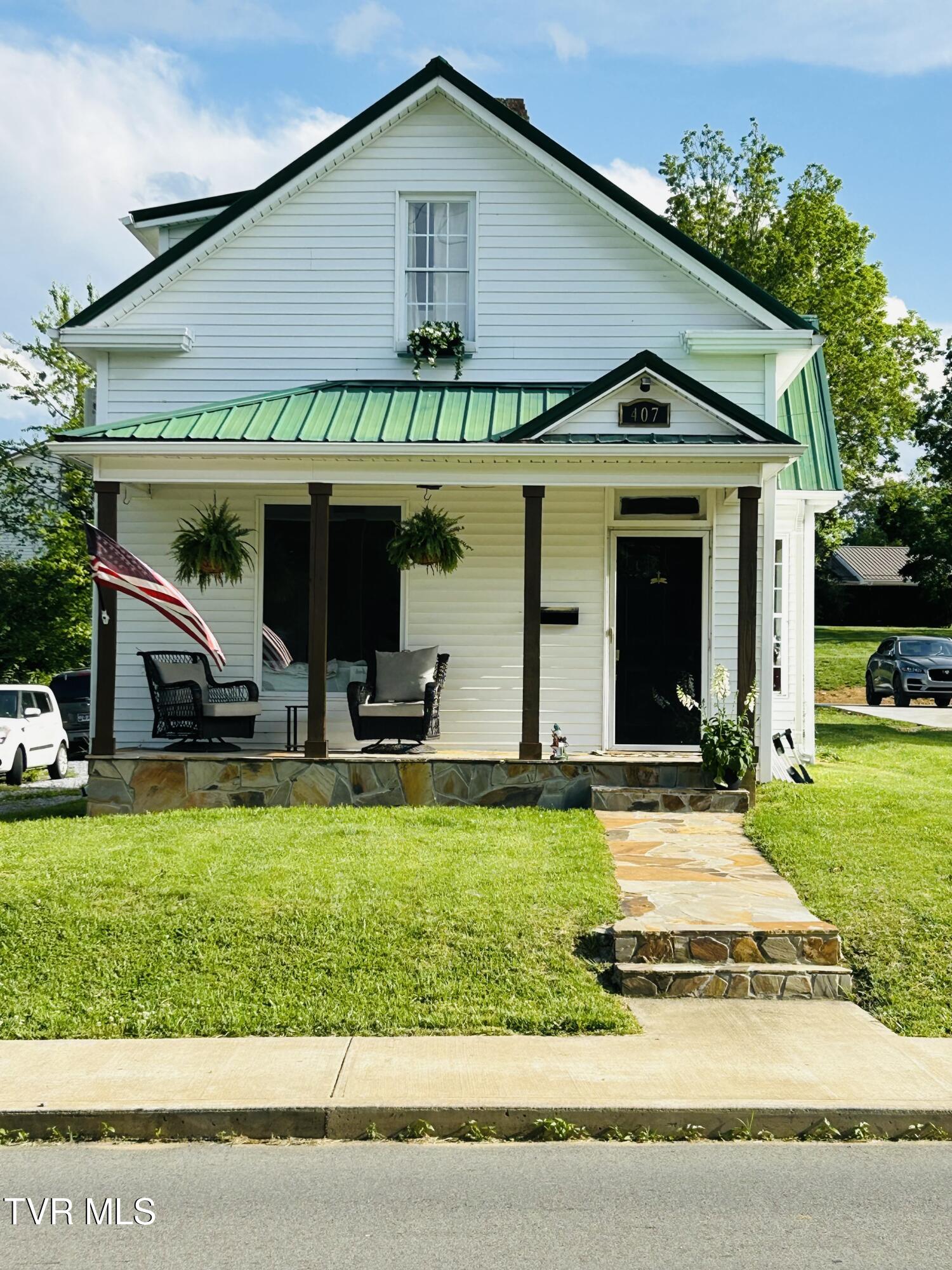 407 West Irish Street Property Photo