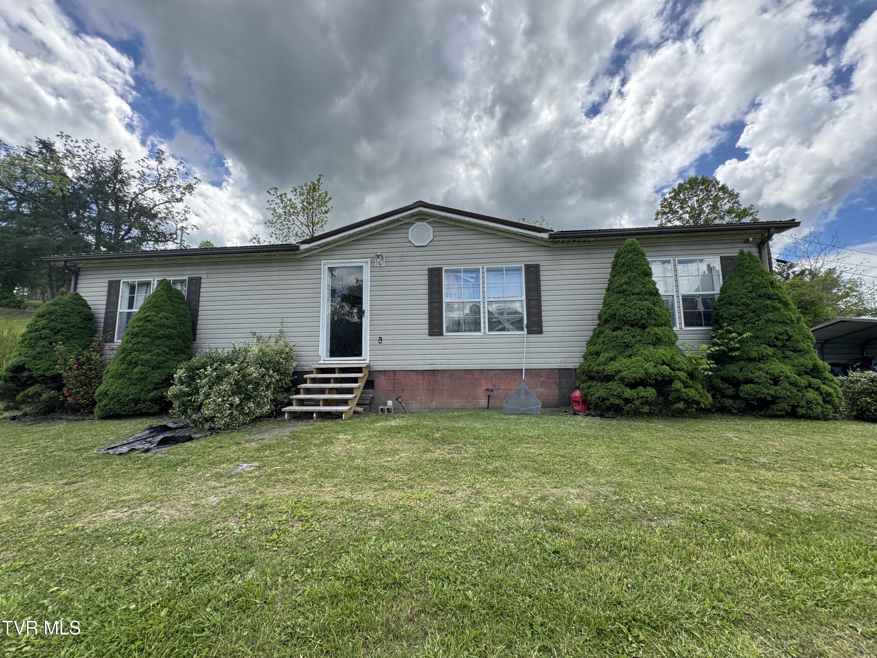 608 Southeast Dutch Avenue Property Photo