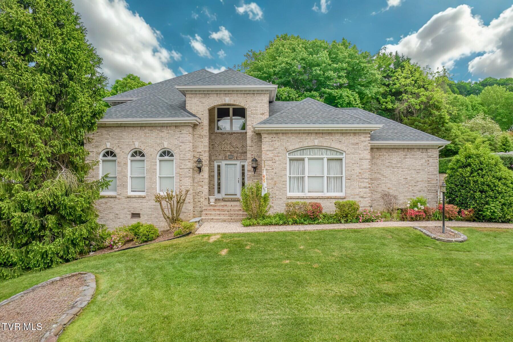 205 Woodbriar Drive Property Photo
