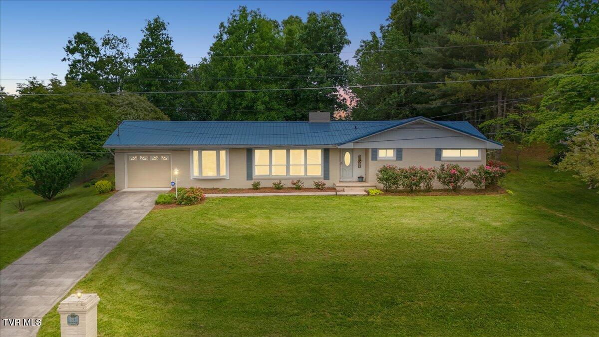 513 Woodmere Drive Property Photo 1