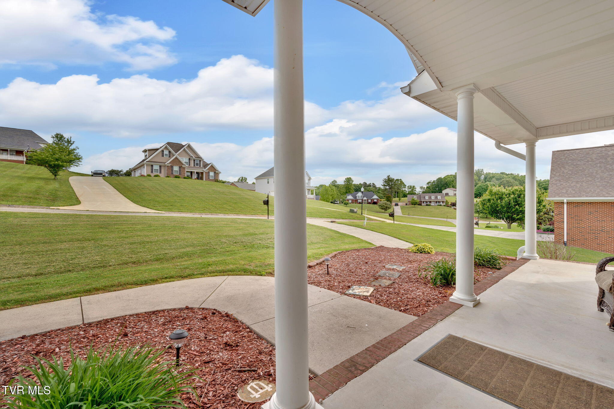 1218 Fieldstone Drive Property Photo 2