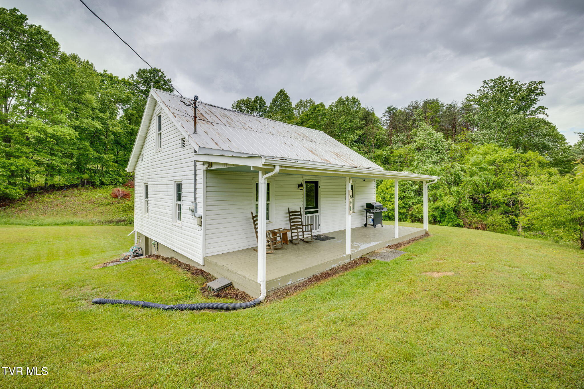 894 Mountain View Road Property Photo 1