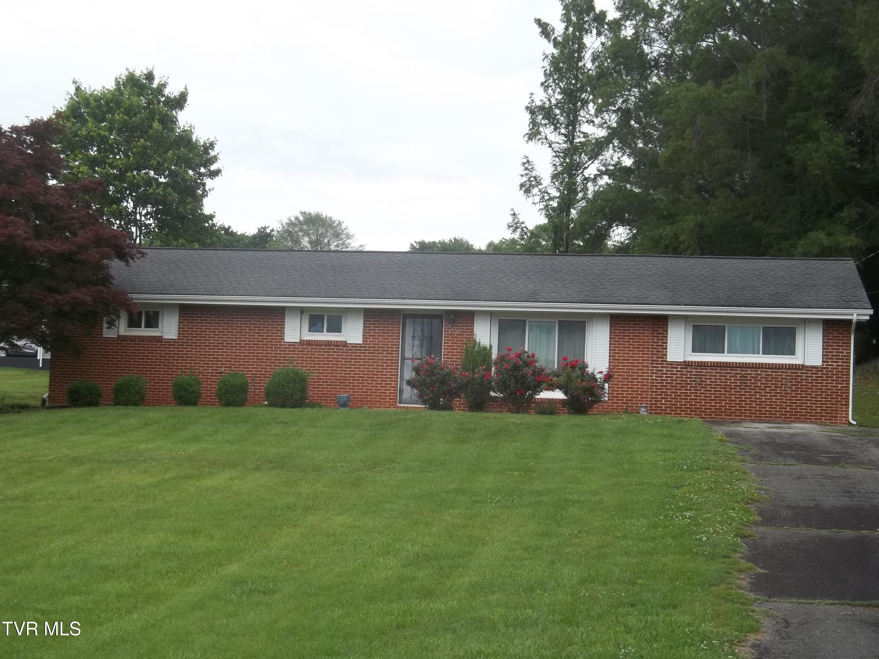 523 Old Stage Road Property Photo 1