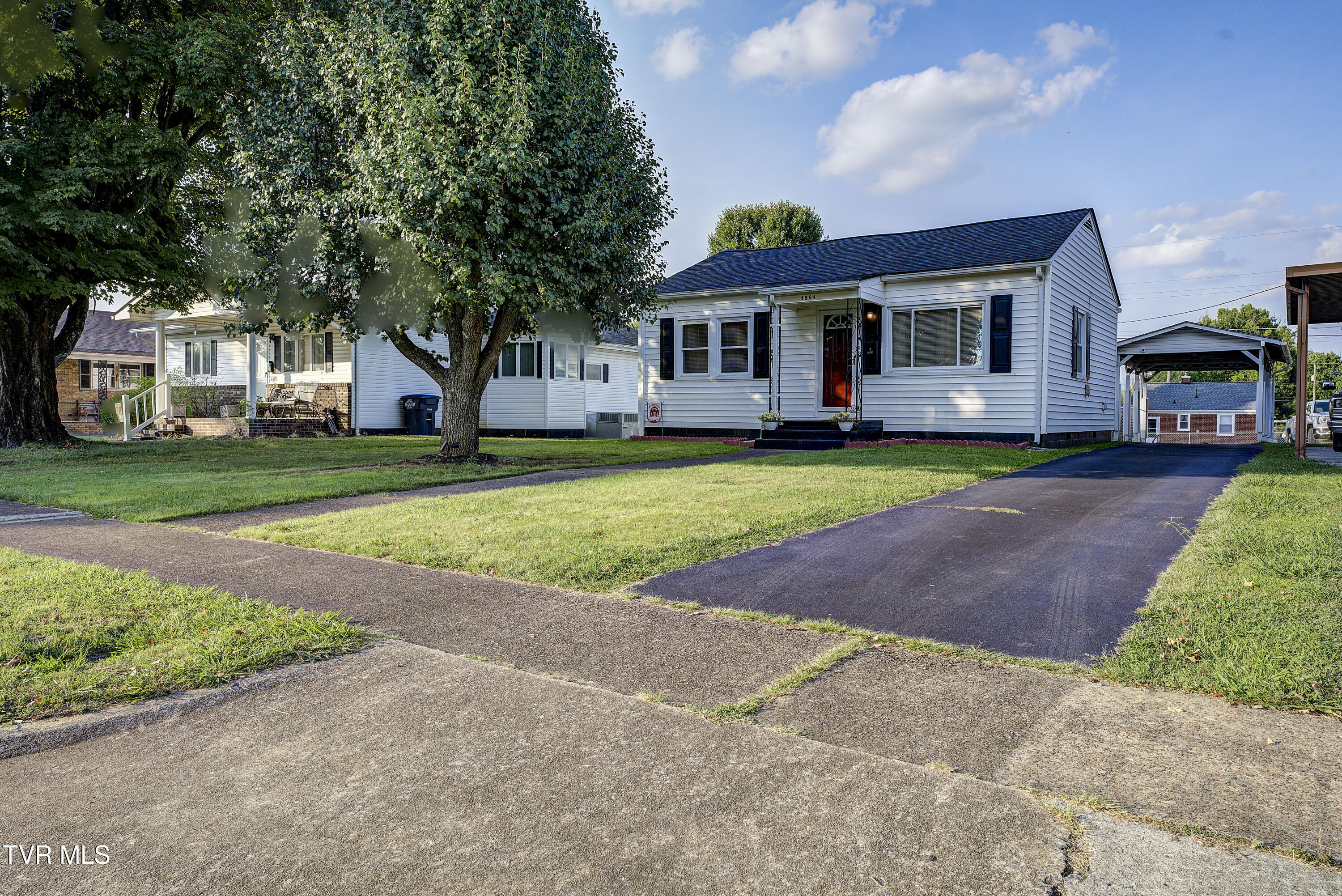 1564 Redwood Drive Property Photo