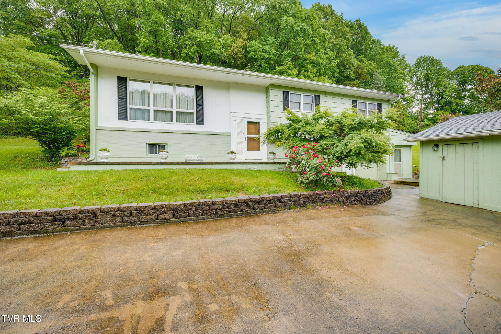 1216 Skelton Bluff Road Property Photo