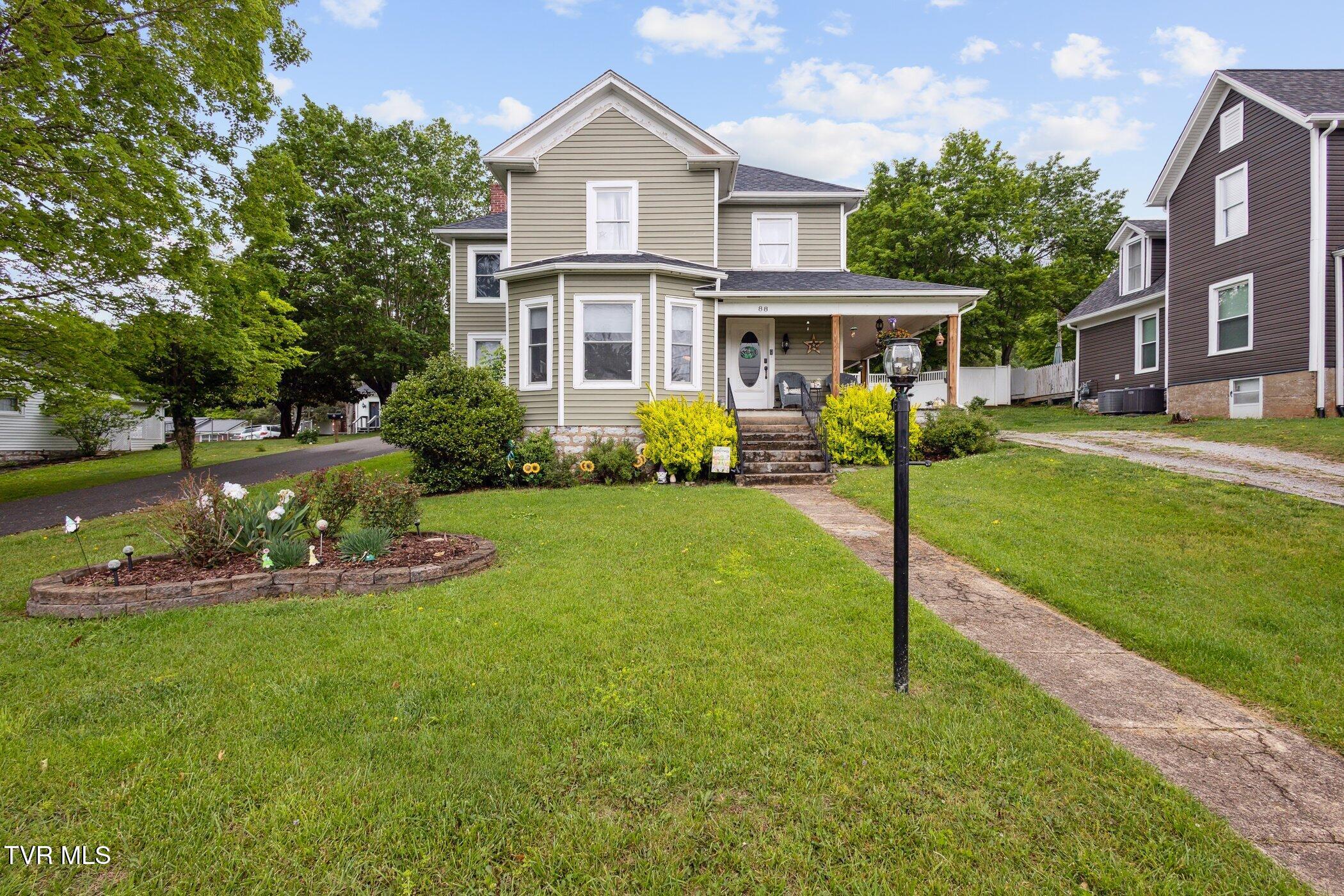 88 West Banner Street Property Photo