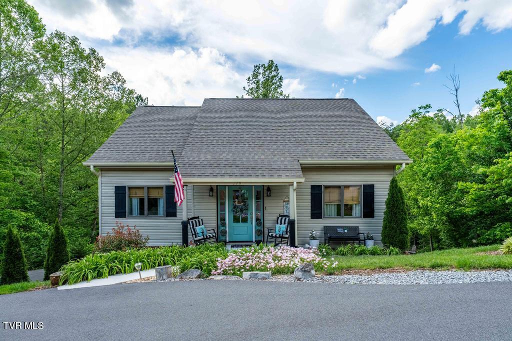 174 Aston Court Property Photo