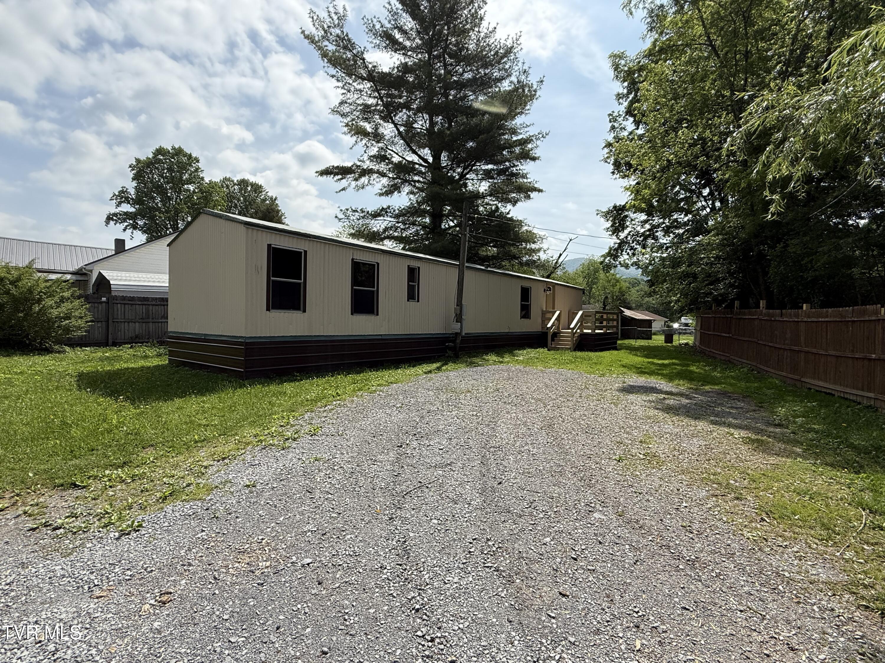 104 Creekbank Road