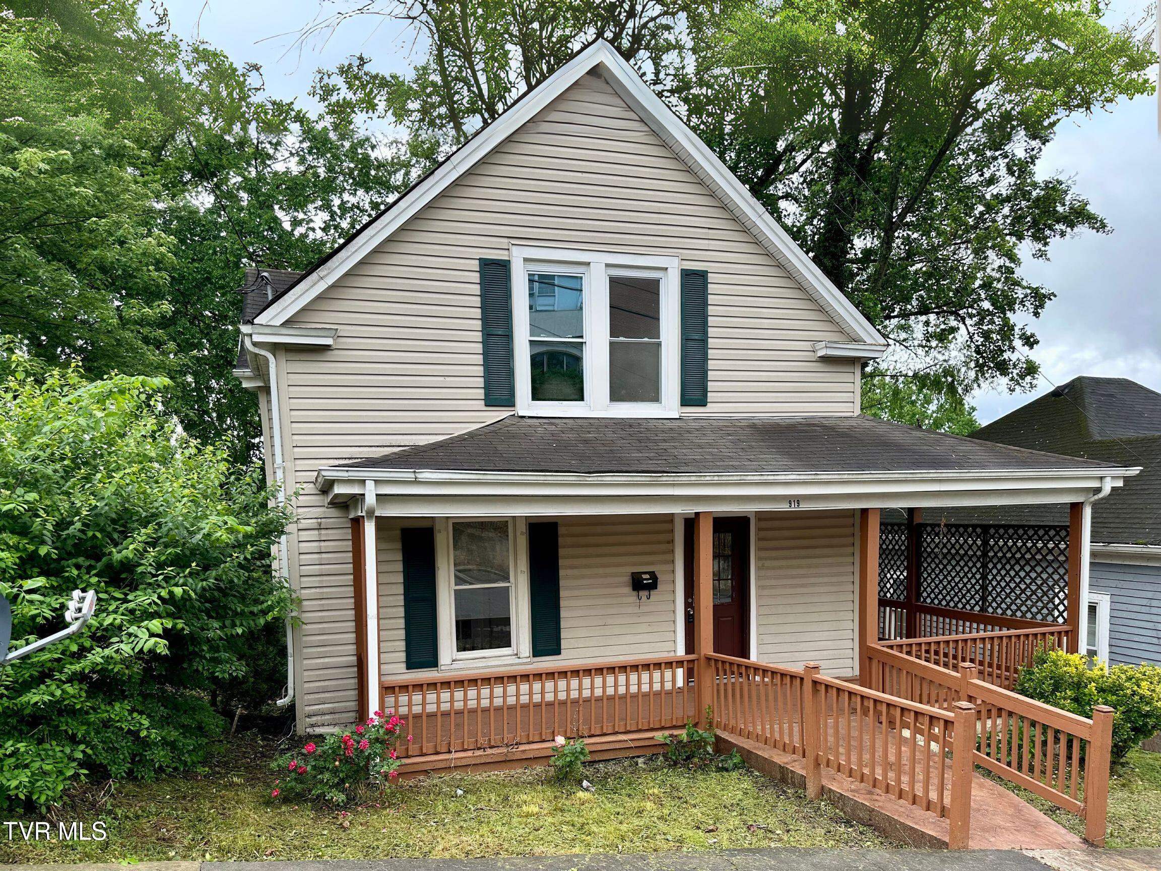 919 Russell Street Property Photo 1