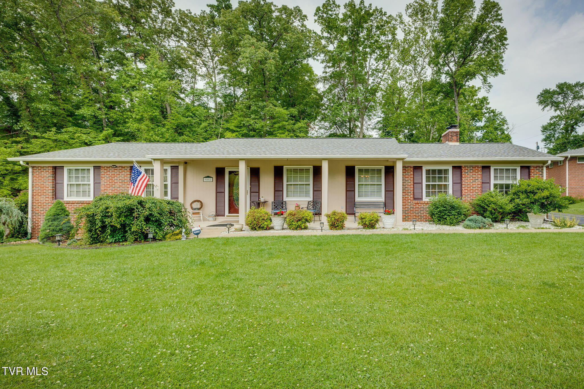908 Spring Valley Drive Property Photo