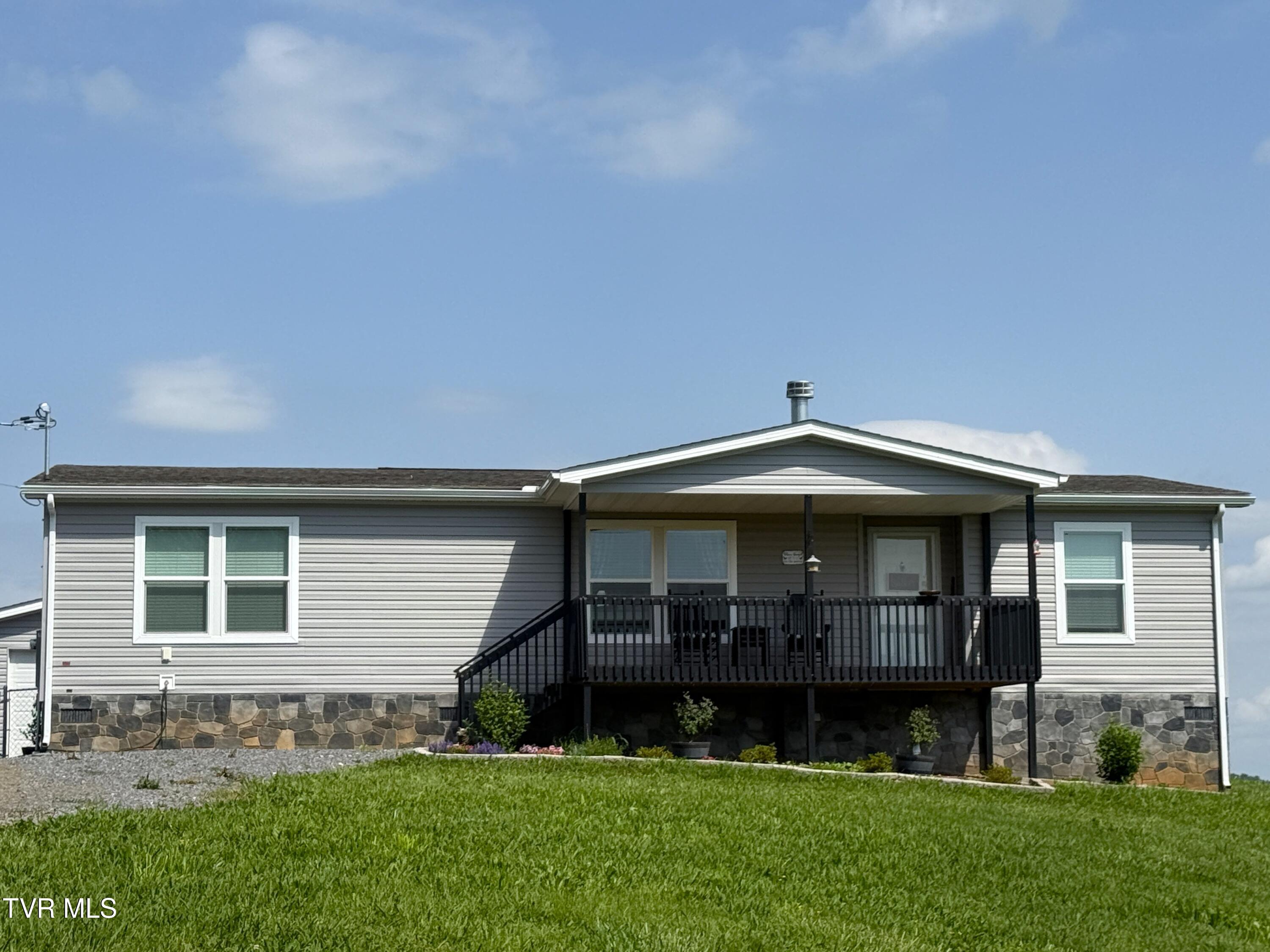 1086 Highland Meadows Way Property Photo
