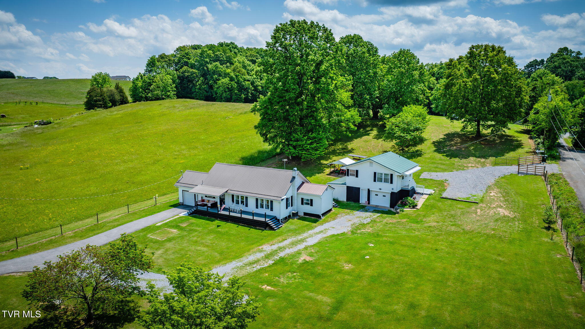 1723 Highway 81 S Property Photo 1