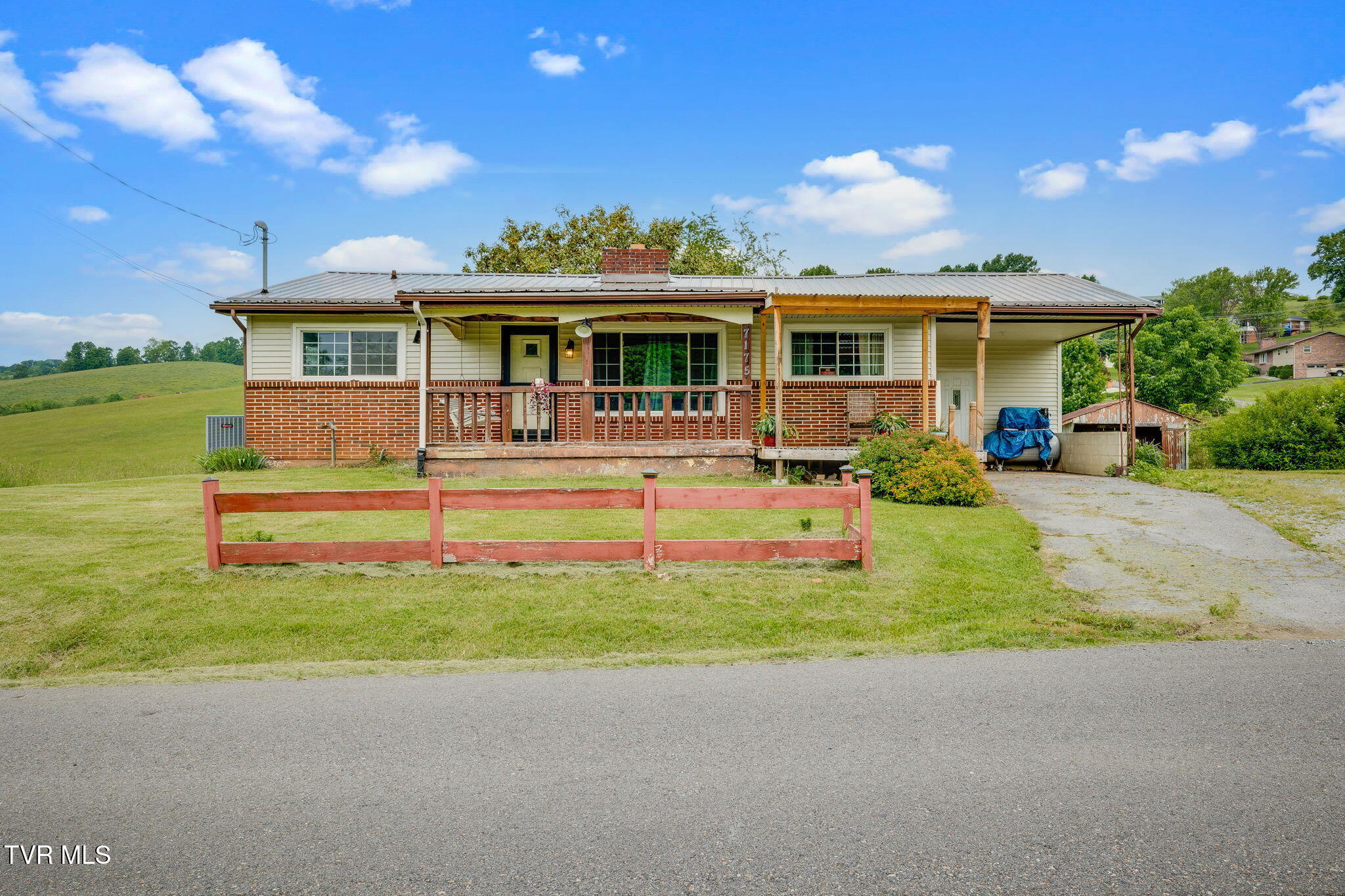 7175 Reedy Creek Road Property Photo