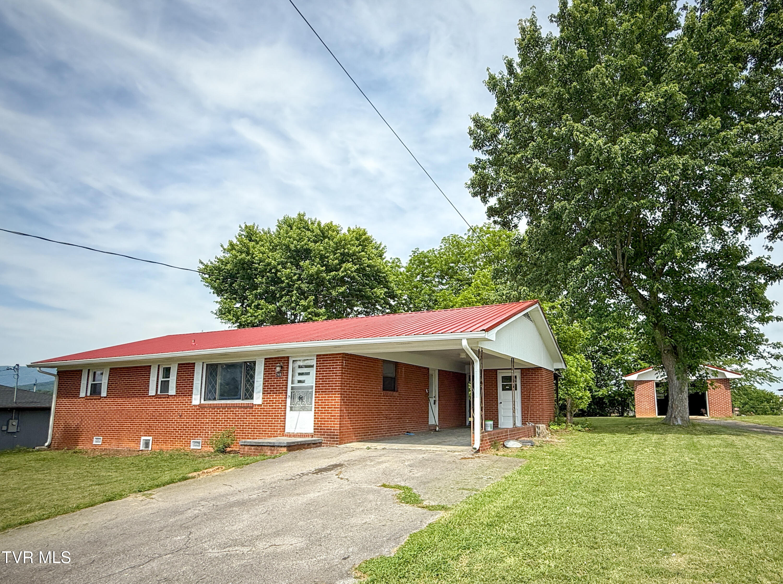 749 Hiwassee Street Property Photo 1