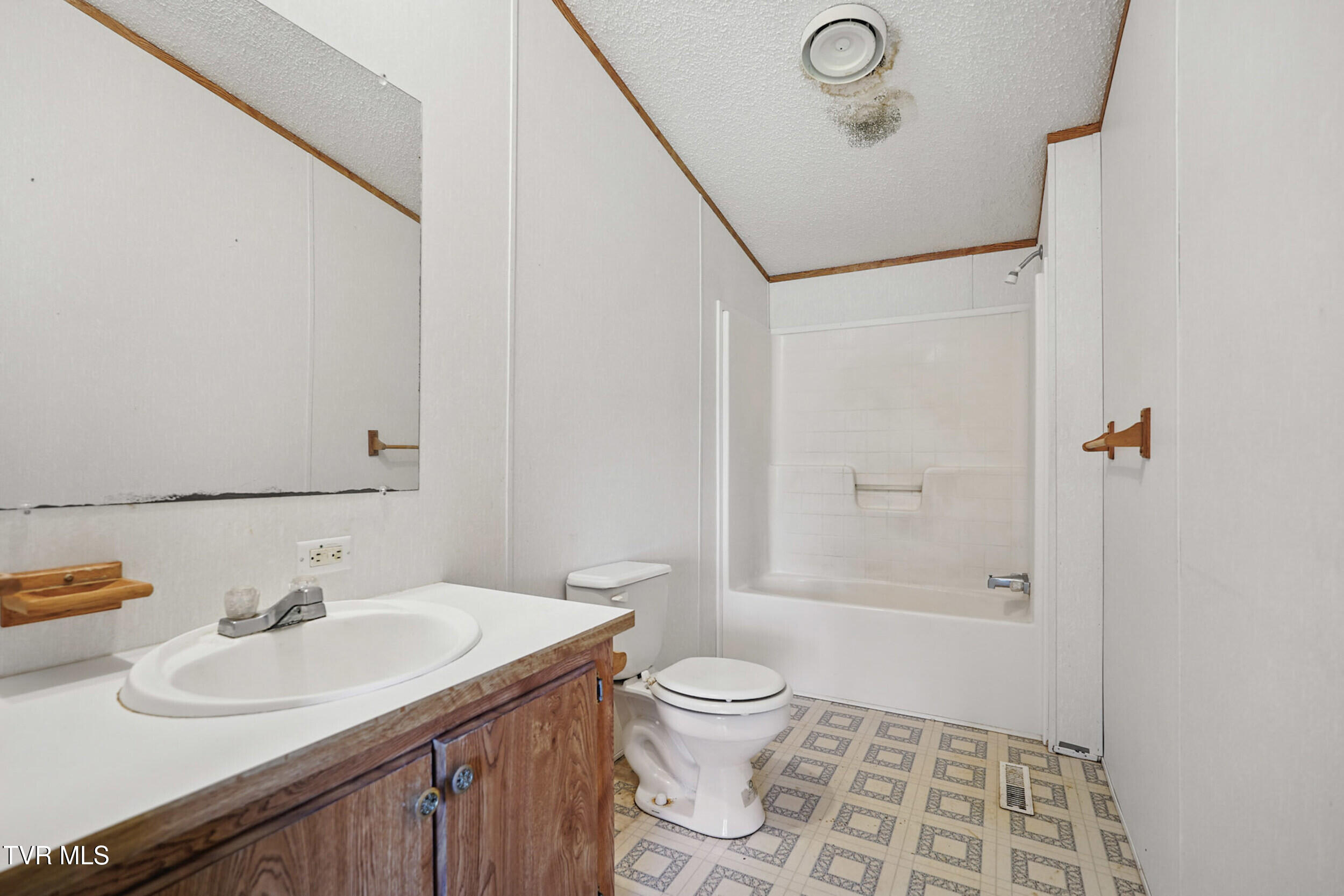 438 Horace Dillow Road Property Photo 16