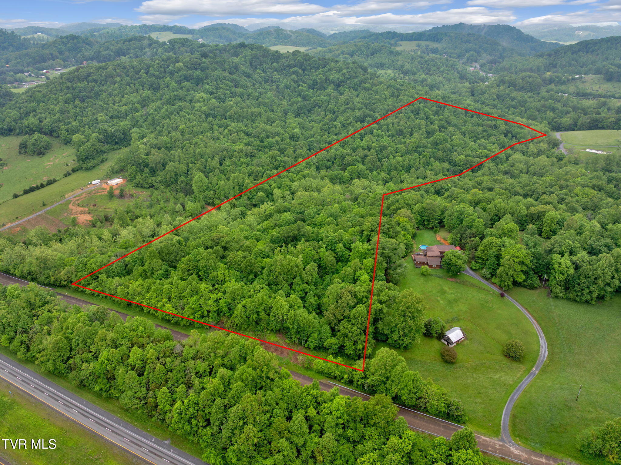 640 Oakwood Road Property Photo